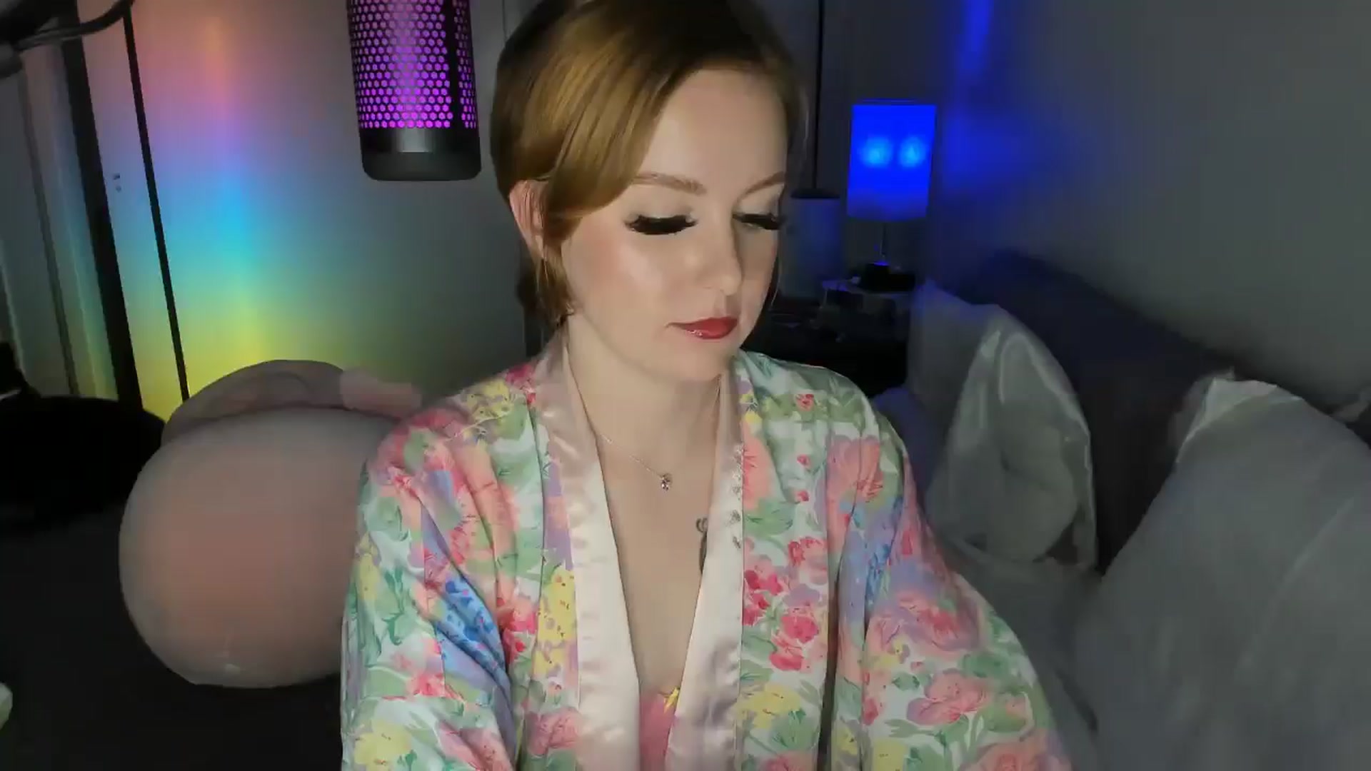 Gallery image thumbnail from LizzySmallz's myfreecams stream on, 07/19/2025, 08:30 image 1 of 20