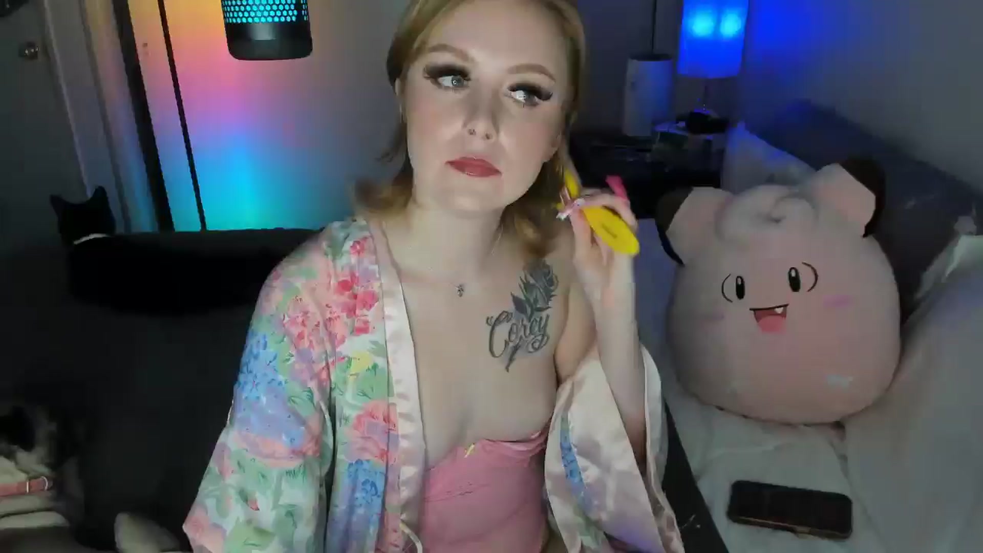Gallery image thumbnail from LizzySmallz's myfreecams stream on, 07/19/2025, 08:30 image 20 of 20