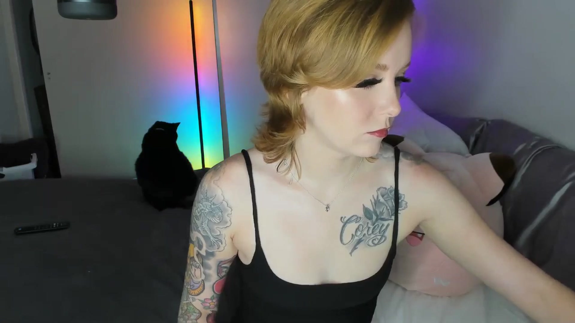 Gallery image thumbnail from LizzySmallz's myfreecams stream on, 07/21/2025, 05:01 image 9 of 20
