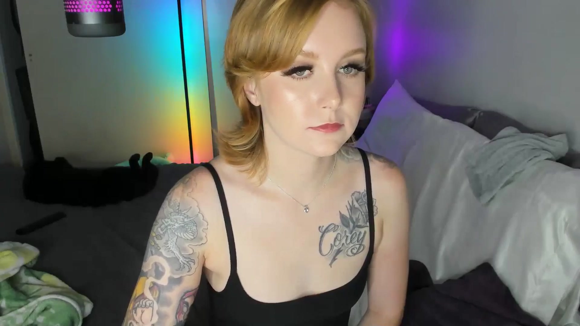 Gallery image thumbnail from LizzySmallz's myfreecams stream on, 07/21/2025, 07:26 image 15 of 20