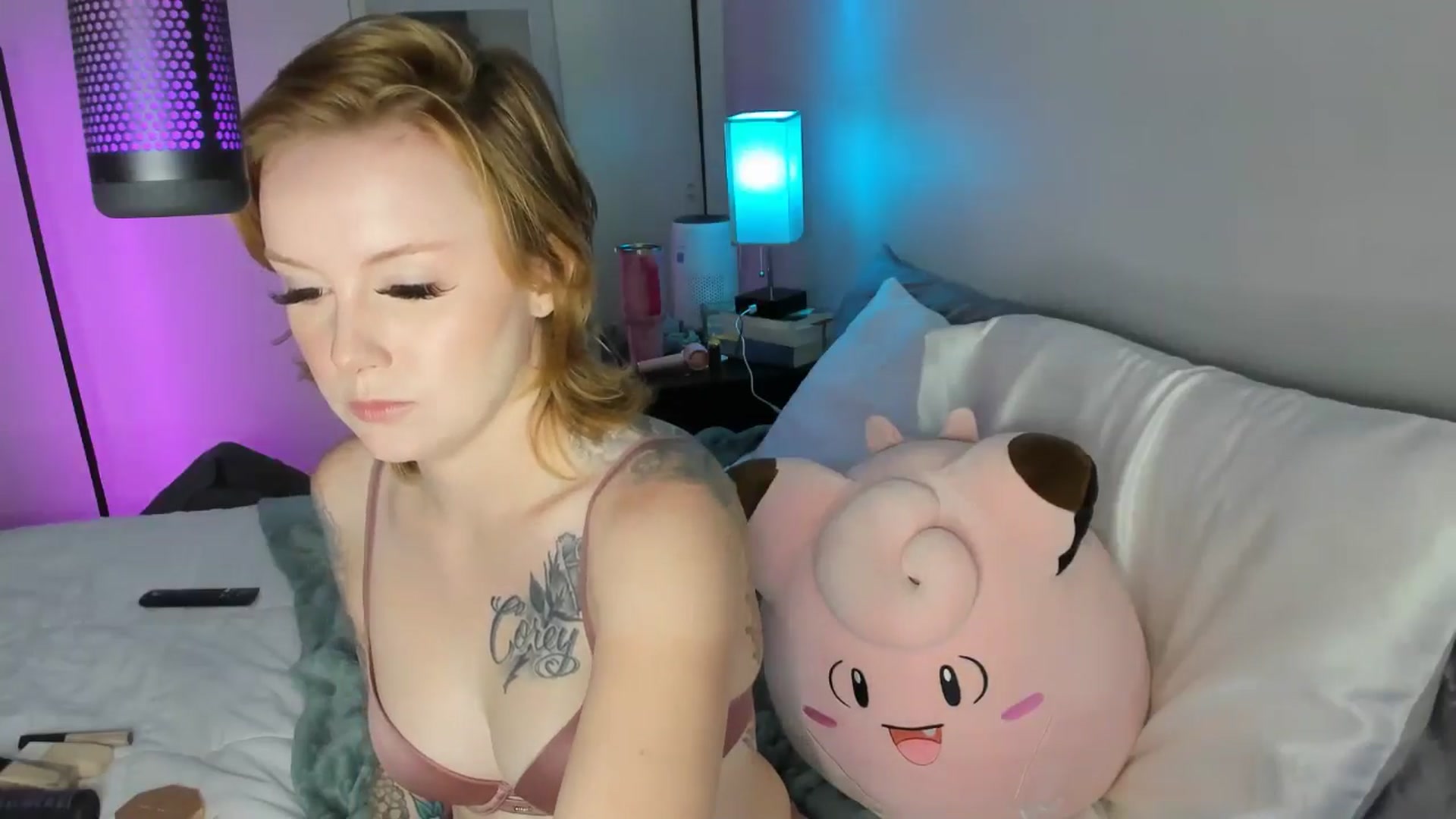 Gallery image thumbnail from LizzySmallz's myfreecams stream on, 07/23/2025, 10:48 image 2 of 20
