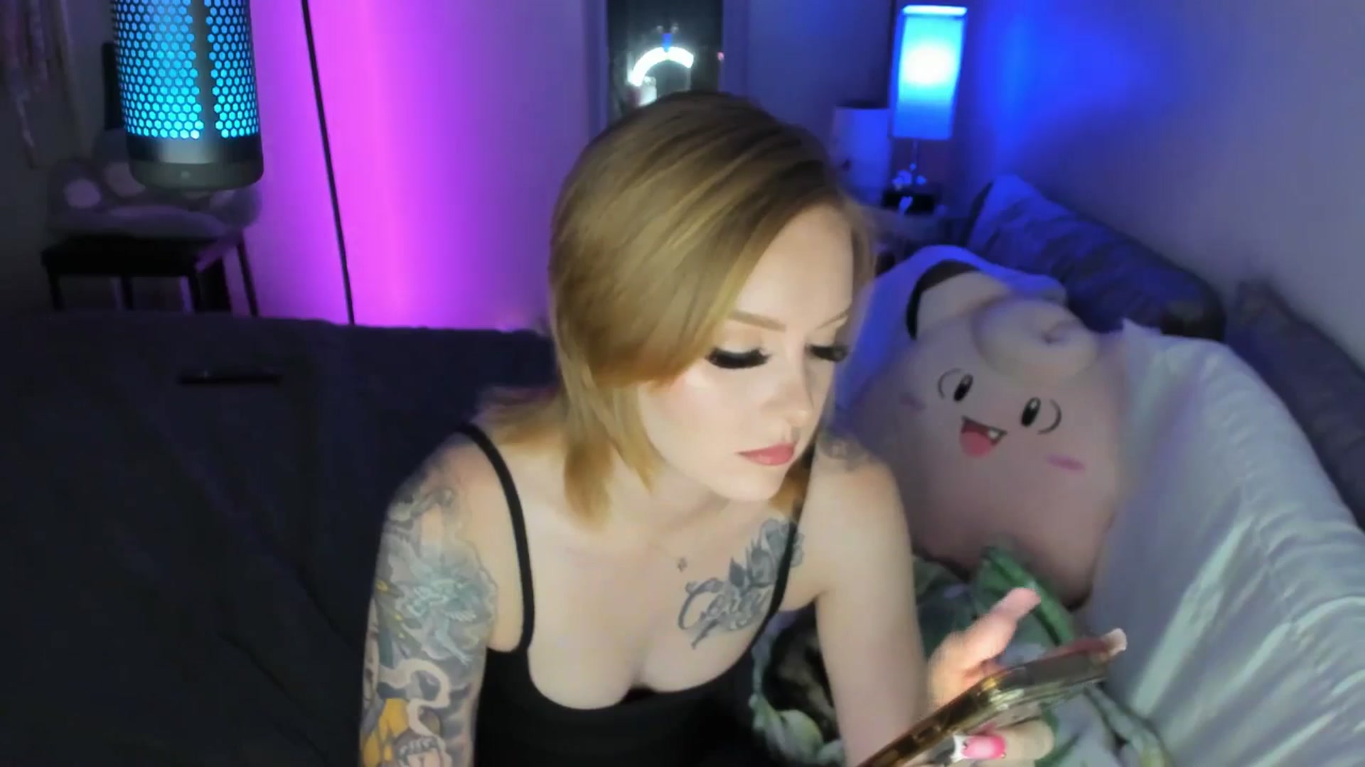Gallery image thumbnail from LizzySmallz's myfreecams stream on, 08/01/2025, 06:20 image 9 of 20