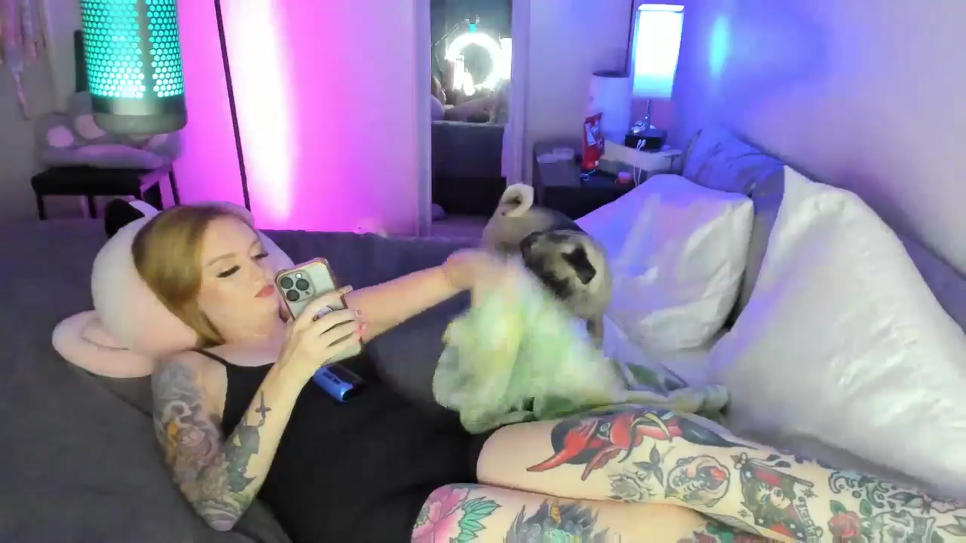Gallery image thumbnail from LizzySmallz's myfreecams stream on, 08/01/2025, 06:20 image 11 of 20
