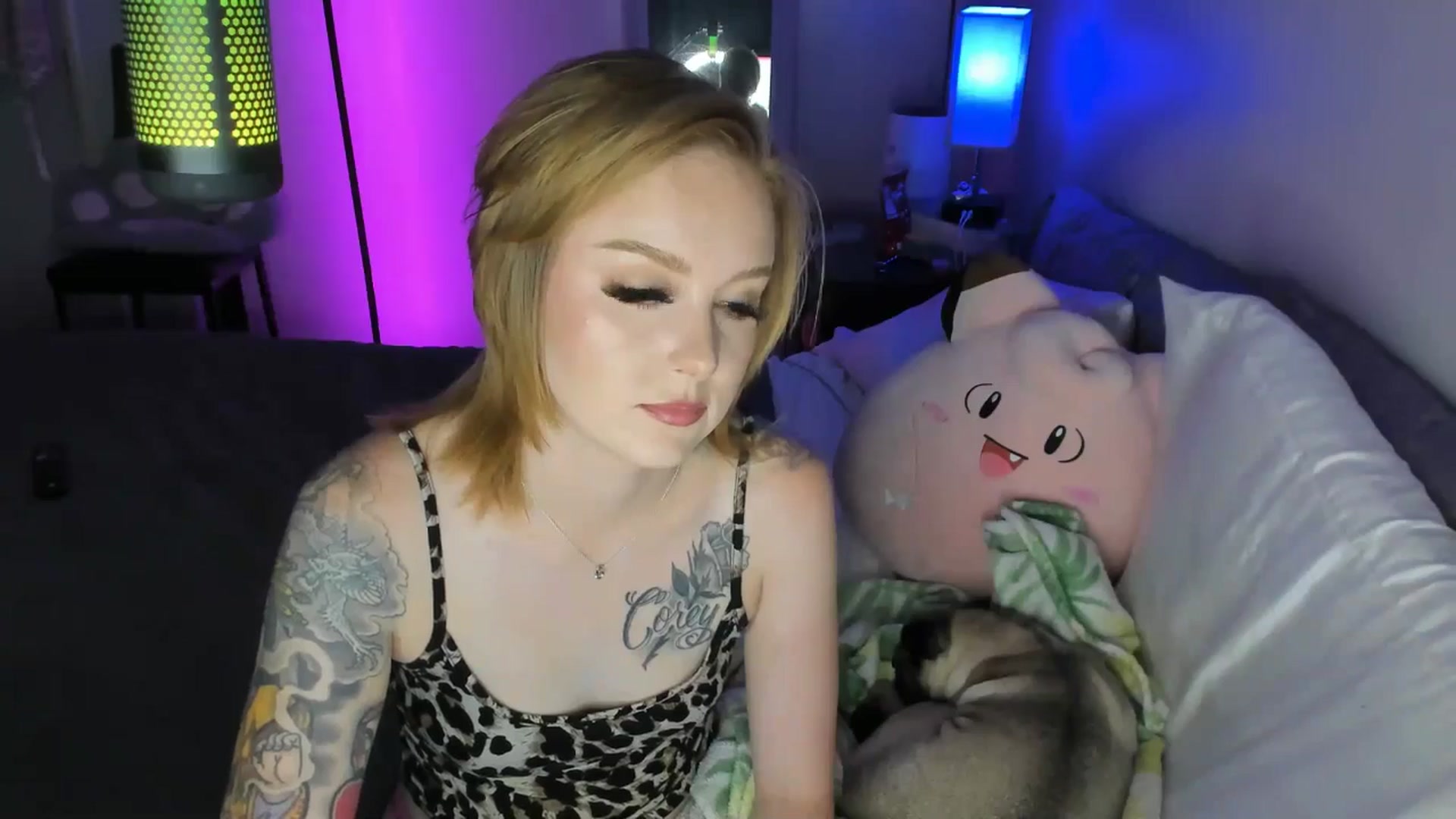 Gallery image thumbnail from LizzySmallz's myfreecams stream on, 08/01/2025, 07:40 image 13 of 20
