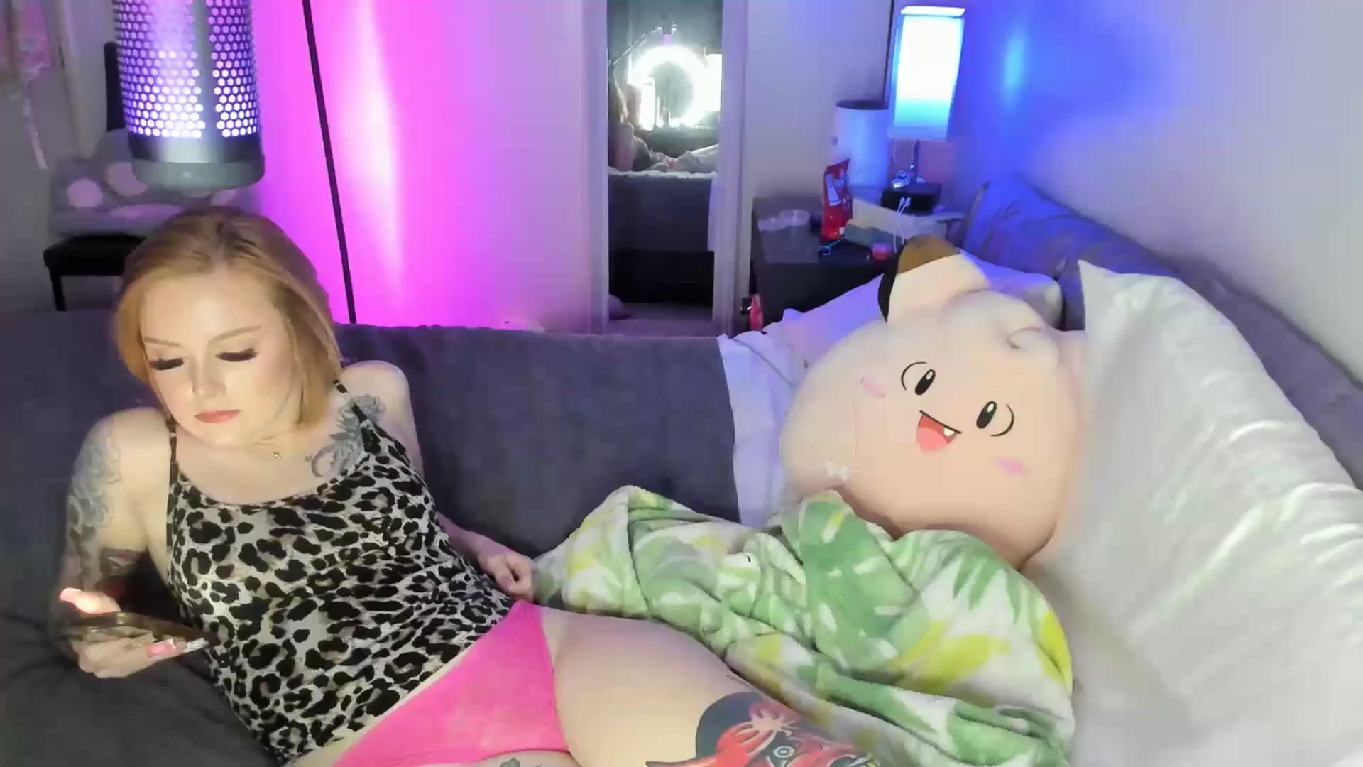 Gallery image thumbnail from LizzySmallz's myfreecams stream on, 08/01/2025, 07:40 image 5 of 20