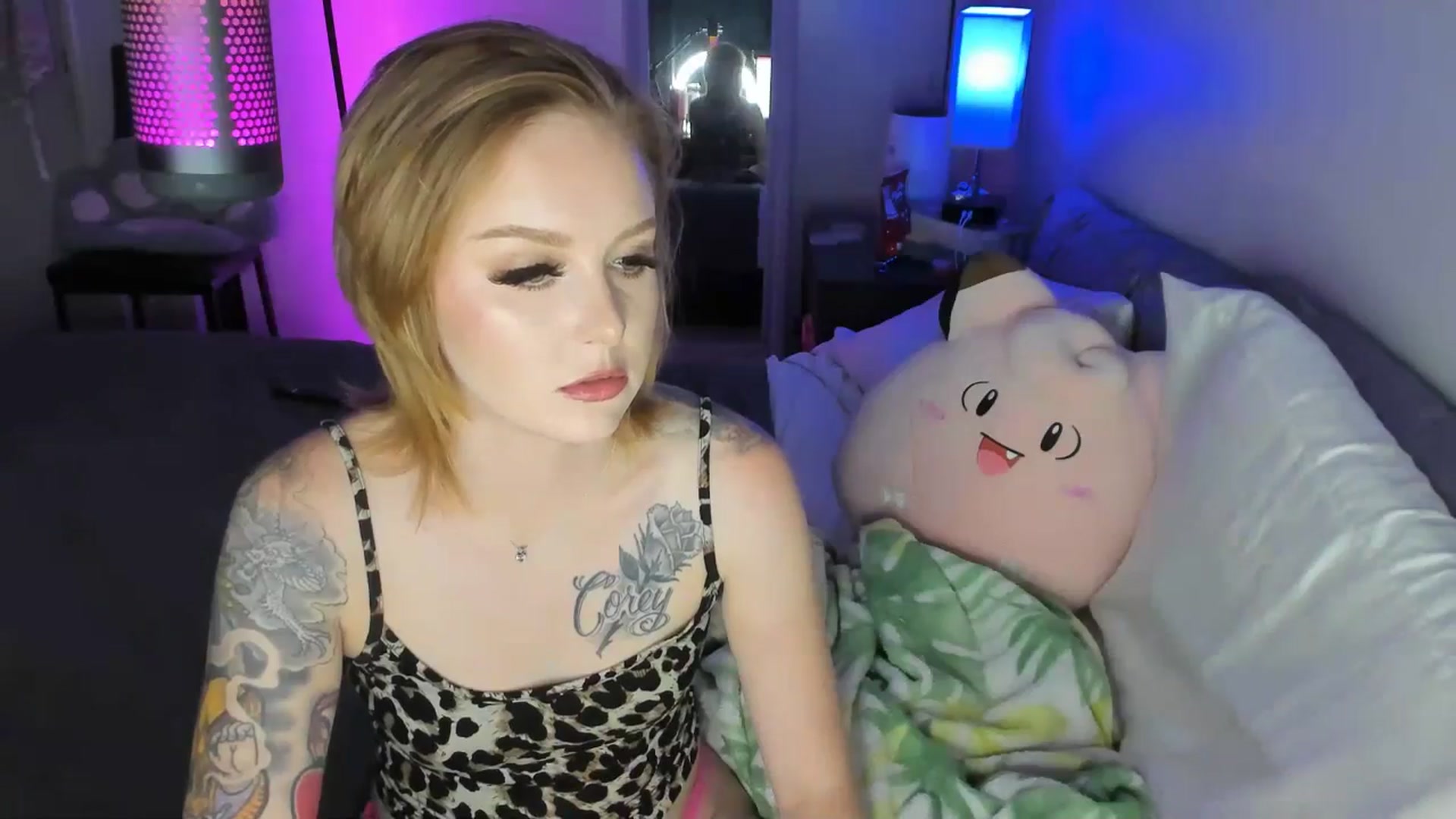 Gallery image thumbnail from LizzySmallz's myfreecams stream on, 08/01/2025, 07:40 image 9 of 20