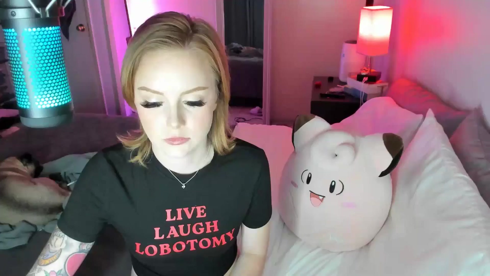 Gallery image thumbnail from LizzySmallz's myfreecams stream on, 08/06/2025, 06:10 image 17 of 20