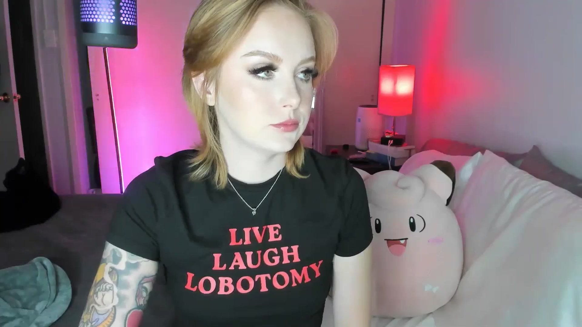 Gallery image thumbnail from LizzySmallz's myfreecams stream on, 08/06/2025, 06:10 image 2 of 20