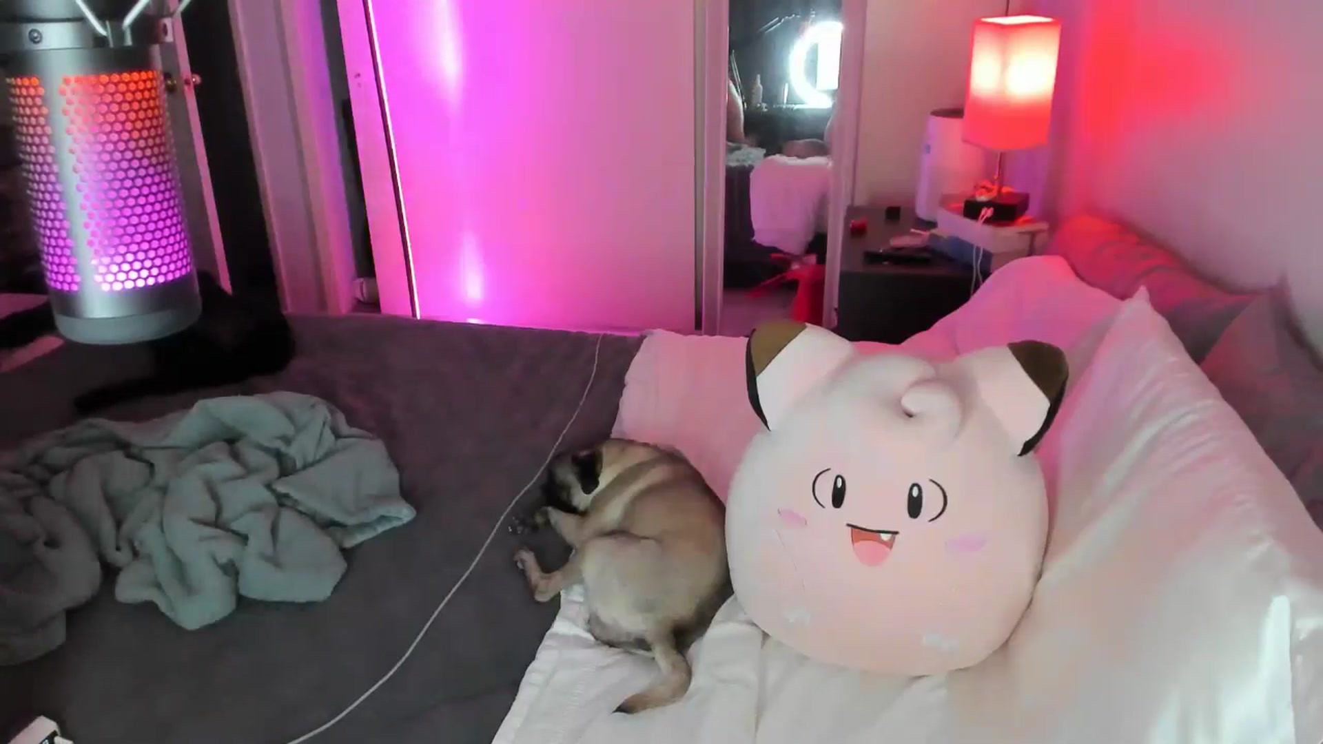 Gallery image thumbnail from LizzySmallz's myfreecams stream on, 08/06/2025, 06:10 image 10 of 20