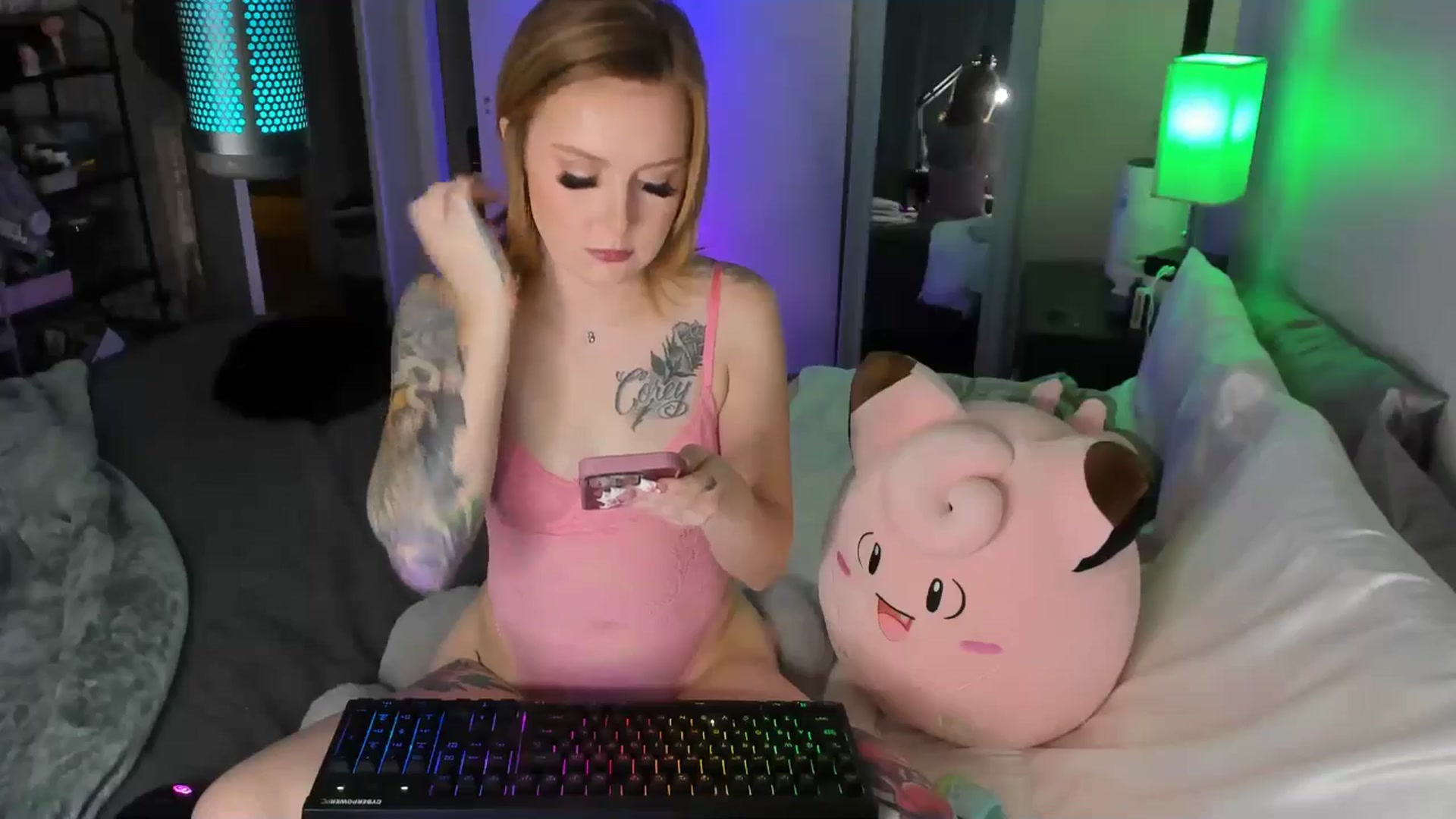Gallery image thumbnail from LizzySmallz's myfreecams stream on, 08/13/2025, 05:40 image 20 of 20
