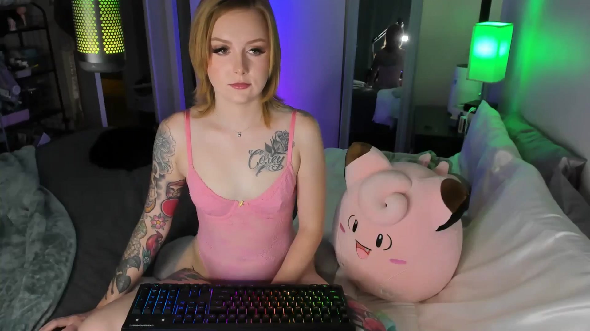 Gallery image thumbnail from LizzySmallz's myfreecams stream on, 08/13/2025, 05:40 image 11 of 20