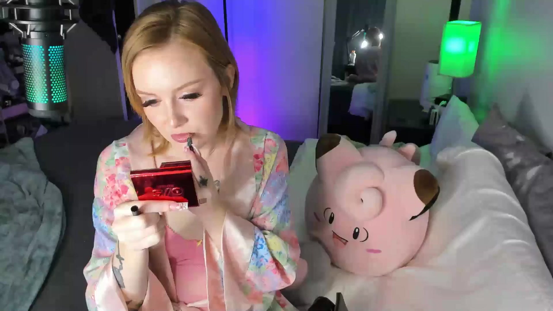 Gallery image thumbnail from LizzySmallz's myfreecams stream on, 08/13/2025, 07:10 image 15 of 20