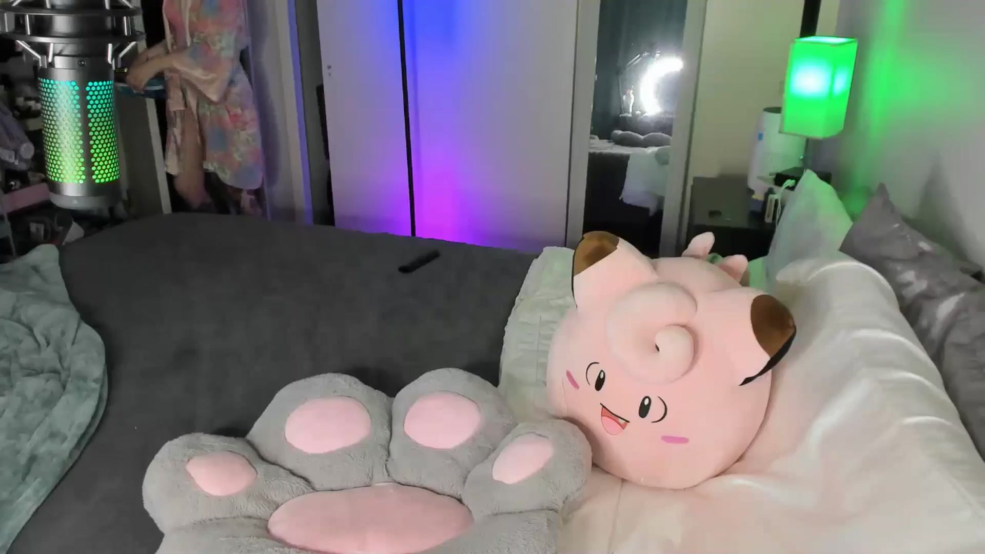 Gallery image thumbnail from LizzySmallz's myfreecams stream on, 08/13/2025, 07:10 image 14 of 20