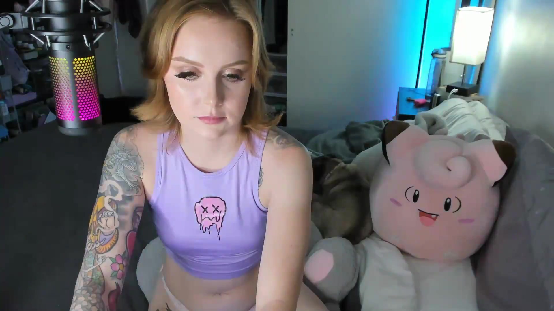 Gallery image thumbnail from LizzySmallz's myfreecams stream on, 08/18/2025, 06:08 image 7 of 20