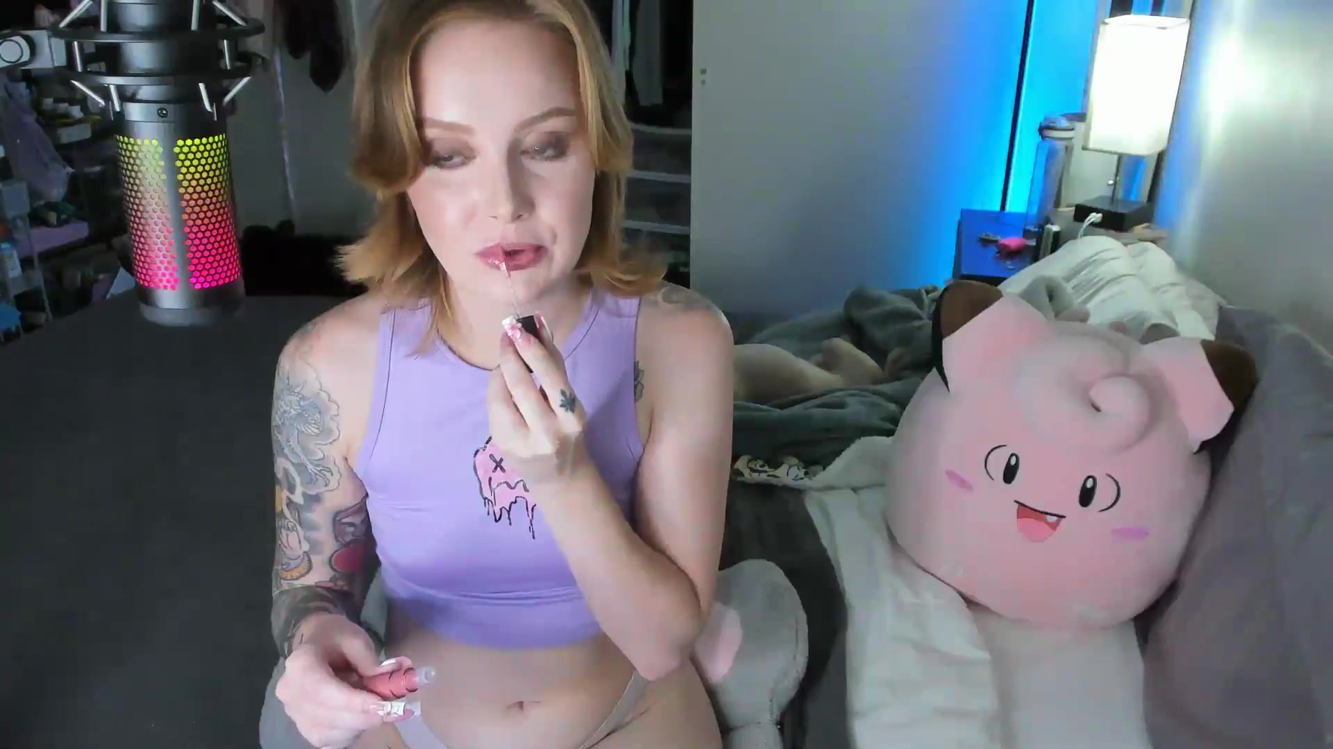 Gallery image thumbnail from LizzySmallz's myfreecams stream on, 08/18/2025, 06:08 image 12 of 20