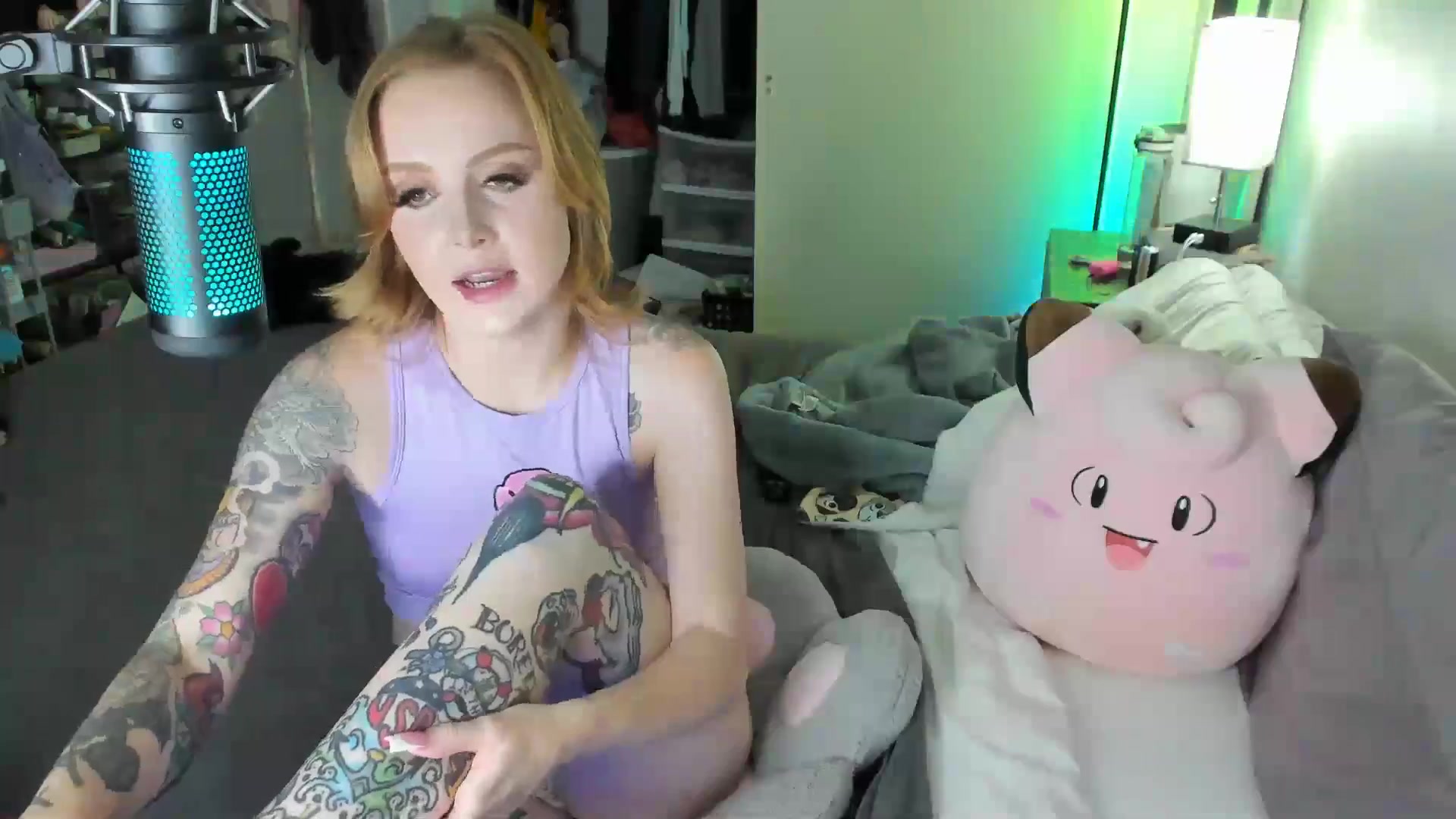 Gallery image thumbnail from LizzySmallz's myfreecams stream on, 08/18/2025, 06:08 image 5 of 20