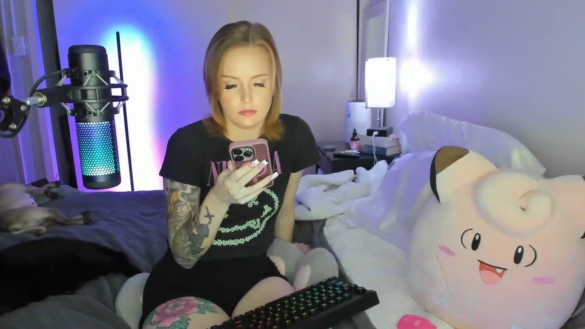 Gallery image thumbnail from LizzySmallz's myfreecams stream on, 08/21/2025, 07:43 image 12 of 20