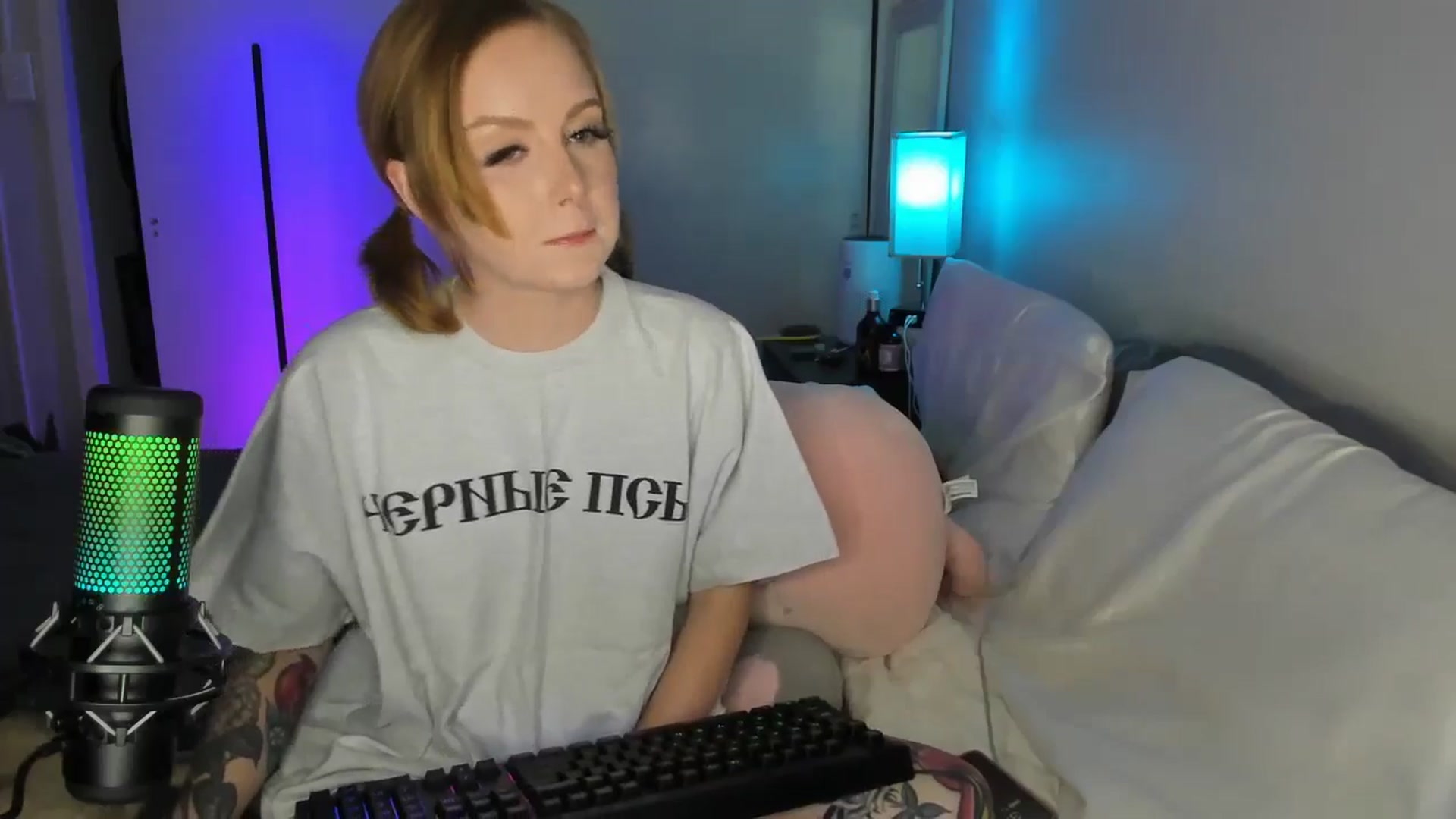 Gallery image thumbnail from LizzySmallz's myfreecams stream on, 08/22/2025, 11:36 image 14 of 20