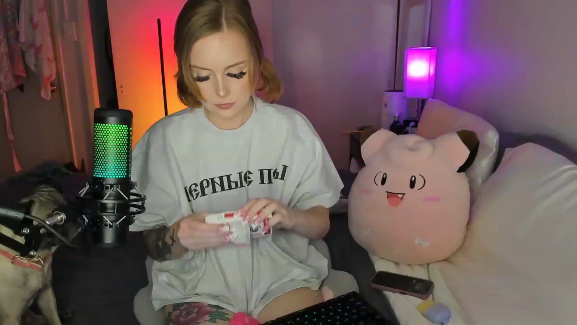 Gallery image thumbnail from LizzySmallz's myfreecams stream on, 08/22/2025, 11:36 image 17 of 20