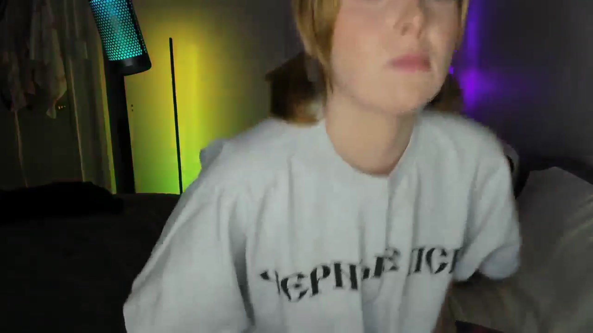 Gallery image thumbnail from LizzySmallz's myfreecams stream on, 08/22/2025, 11:36 image 20 of 20