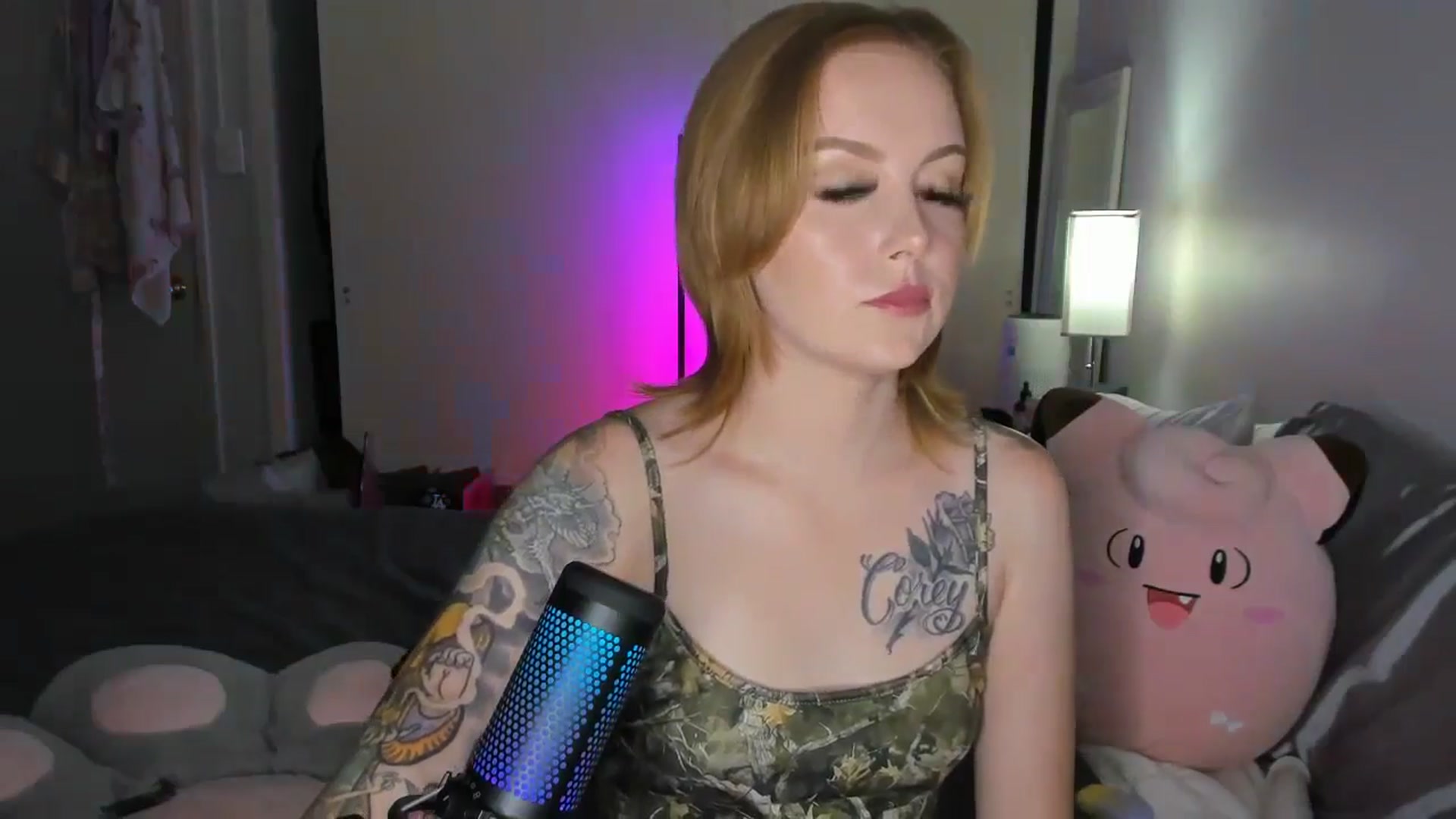 Gallery image thumbnail from LizzySmallz's myfreecams stream on, 08/24/2025, 15:23 image 4 of 20