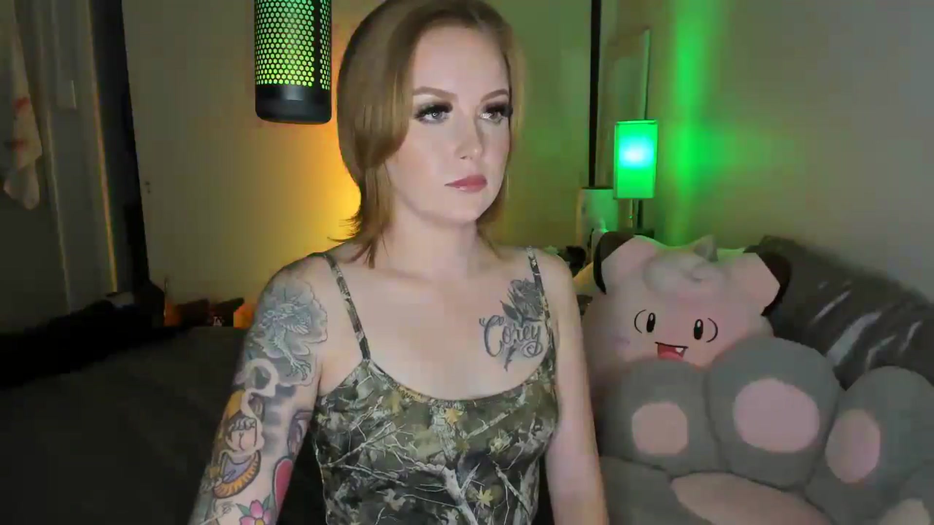 Gallery image thumbnail from LizzySmallz's myfreecams stream on, 08/24/2025, 15:23 image 11 of 20