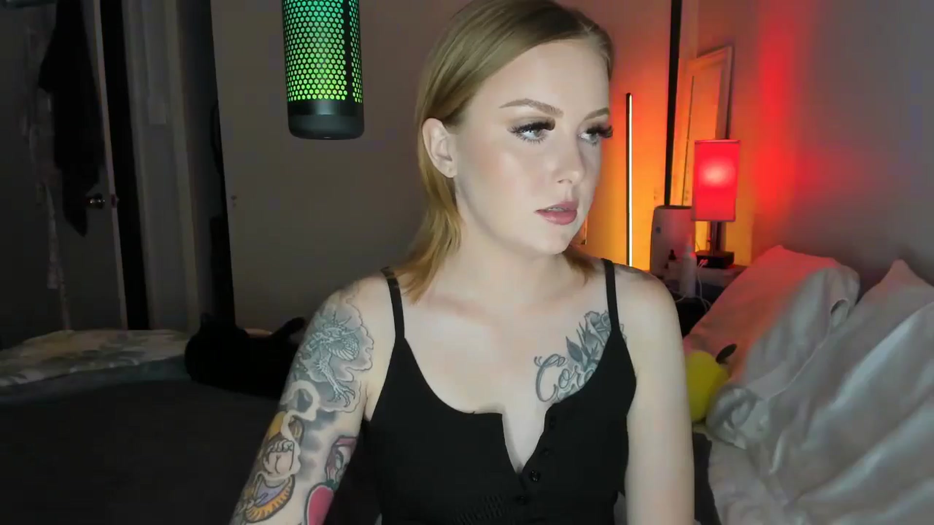 Gallery image thumbnail from LizzySmallz's myfreecams stream on, 08/27/2025, 05:11 image 13 of 20