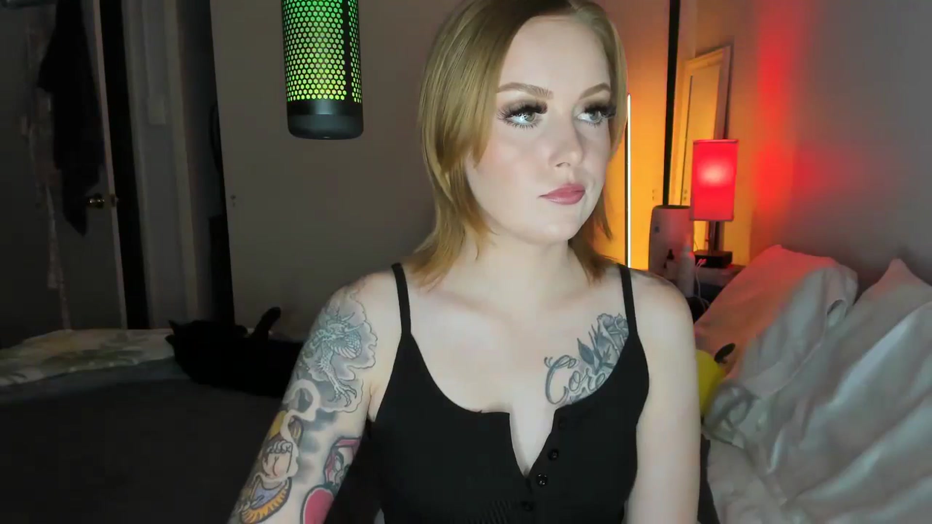 Gallery image thumbnail from LizzySmallz's myfreecams stream on, 08/27/2025, 05:11 image 20 of 20