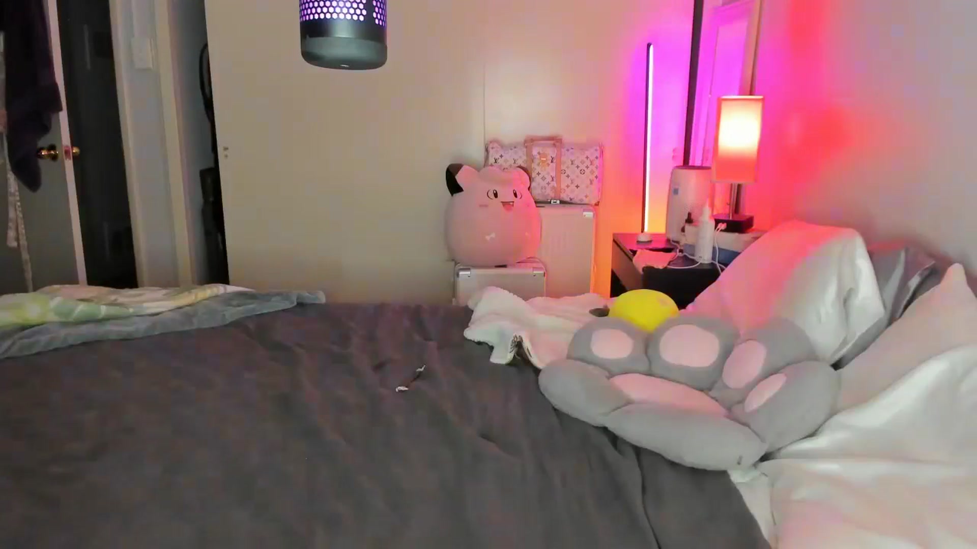Gallery image thumbnail from LizzySmallz's myfreecams stream on, 08/27/2025, 09:14 image 11 of 20
