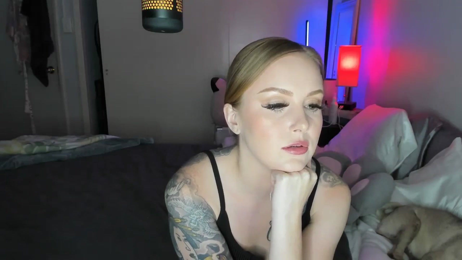 Gallery image thumbnail from LizzySmallz's myfreecams stream on, 08/27/2025, 09:50 image 13 of 20