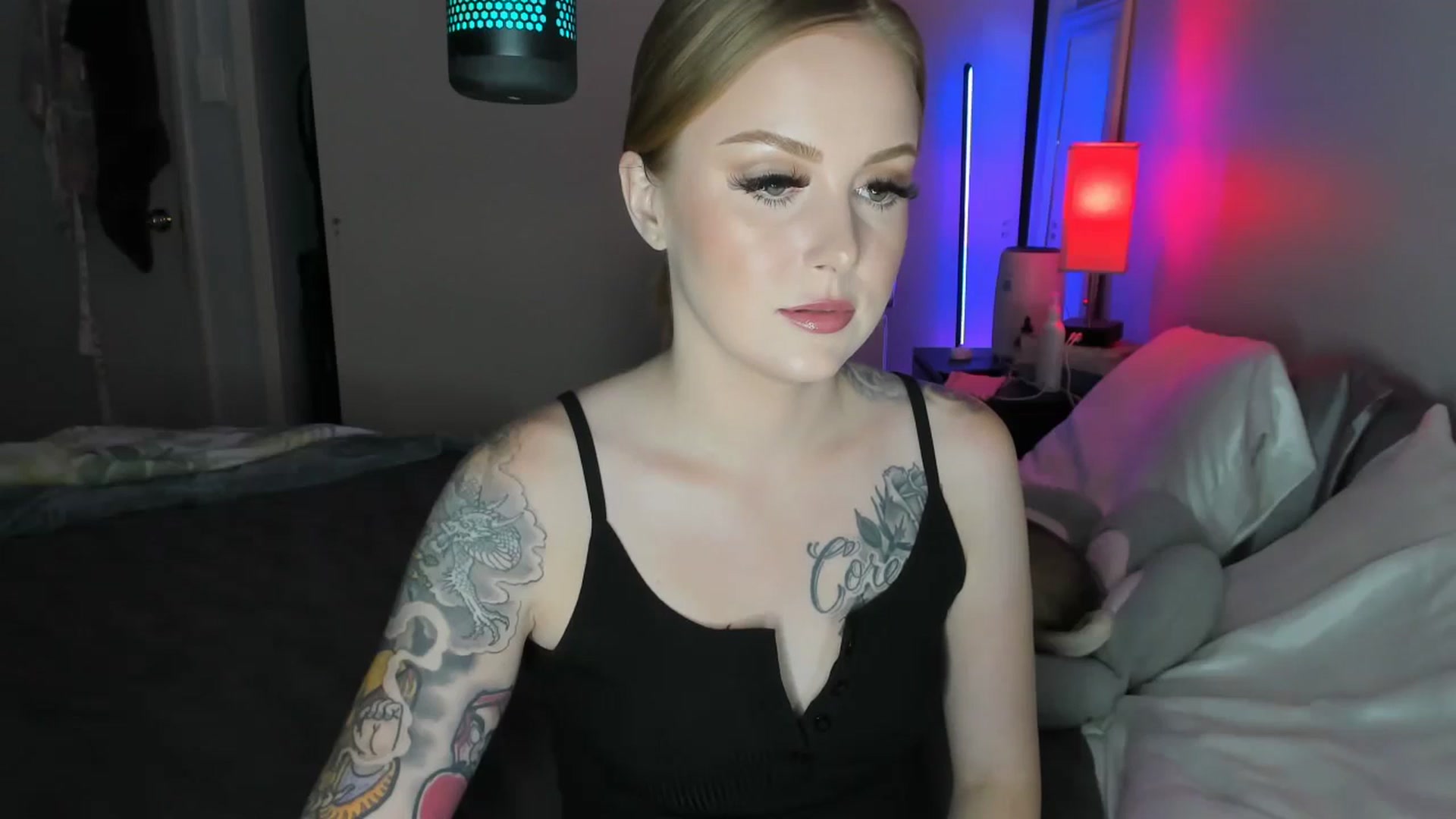 Gallery image thumbnail from LizzySmallz's myfreecams stream on, 08/27/2025, 09:50 image 6 of 20