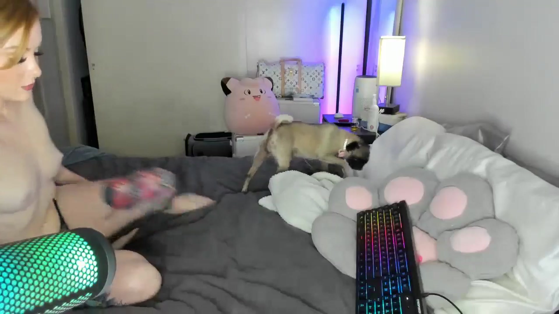 Gallery image thumbnail from LizzySmallz's myfreecams stream on, 08/29/2025, 08:05 image 14 of 20