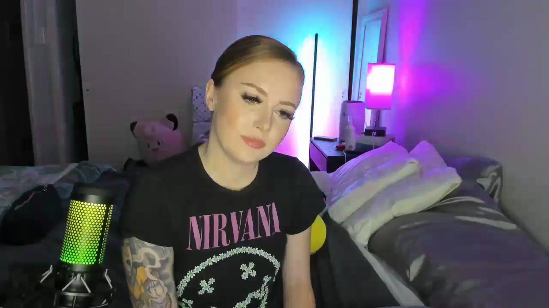 Gallery image thumbnail from LizzySmallz's myfreecams stream on, 09/03/2025, 02:48 image 11 of 20