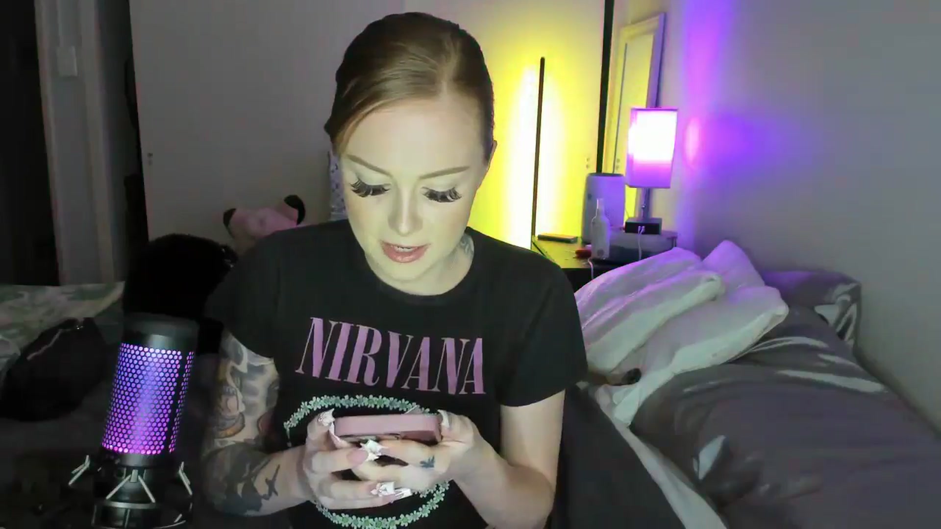 Gallery image thumbnail from LizzySmallz's myfreecams stream on, 09/03/2025, 02:48 image 10 of 20
