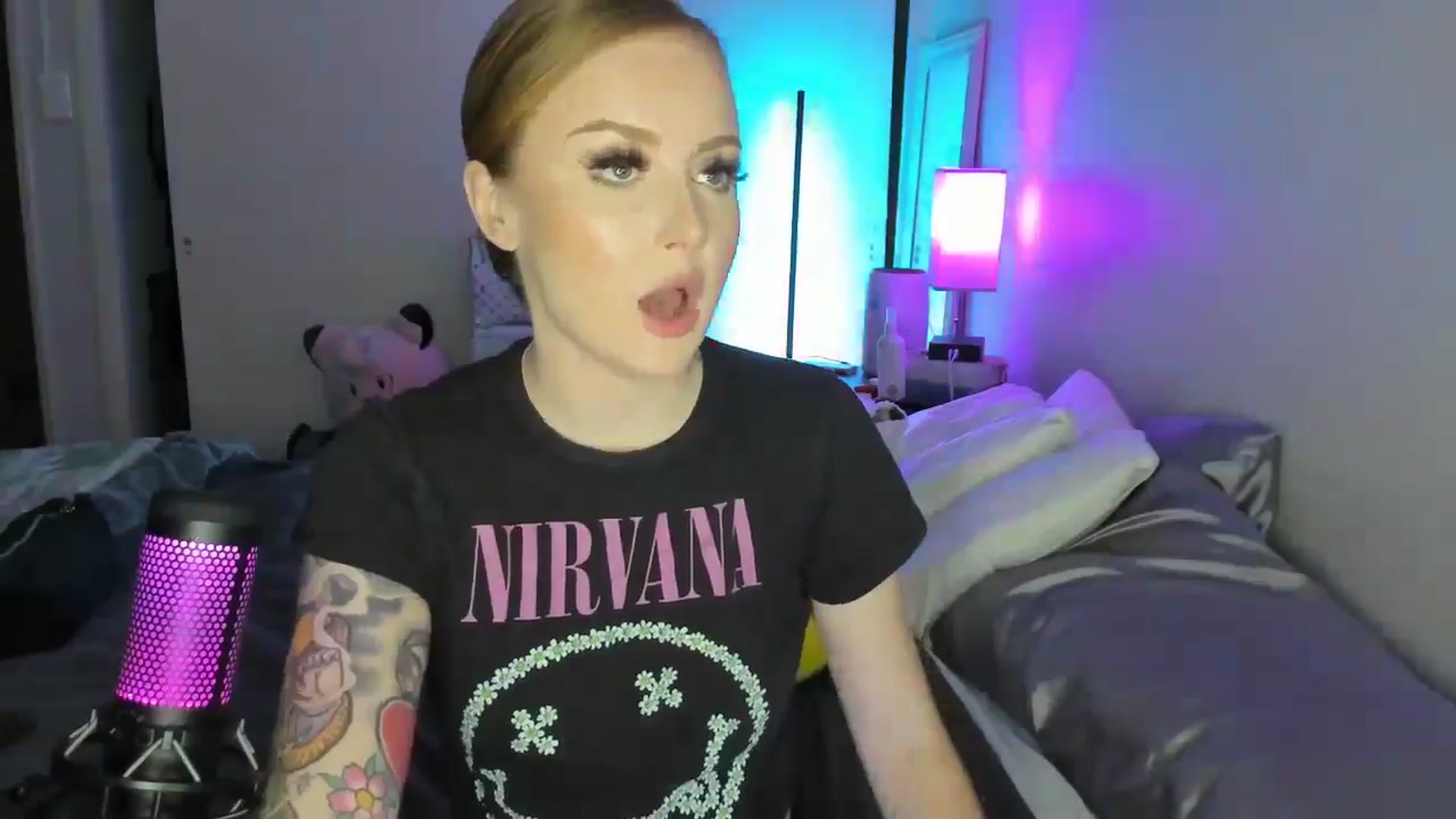 Gallery image thumbnail from LizzySmallz's myfreecams stream on, 09/03/2025, 02:48 image 3 of 20