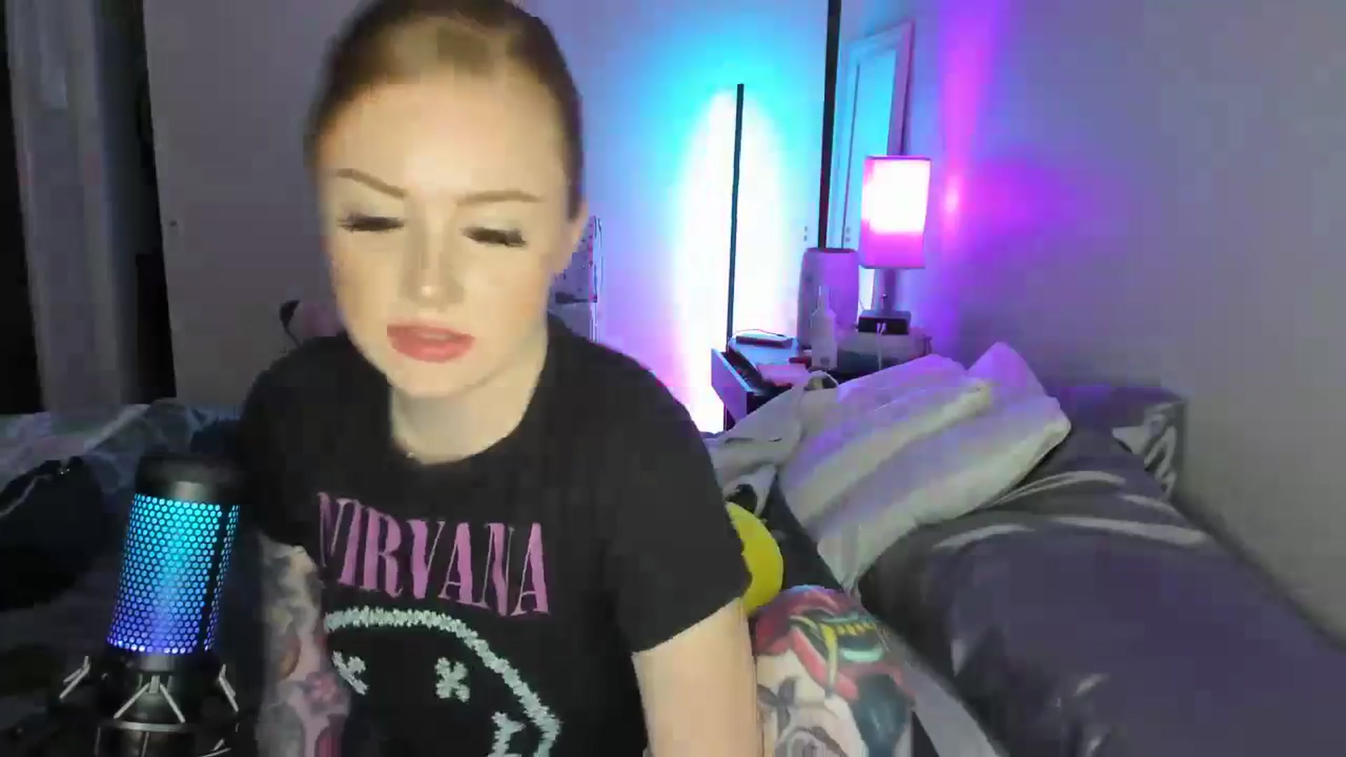 Gallery image thumbnail from LizzySmallz's myfreecams stream on, 09/03/2025, 02:48 image 5 of 20