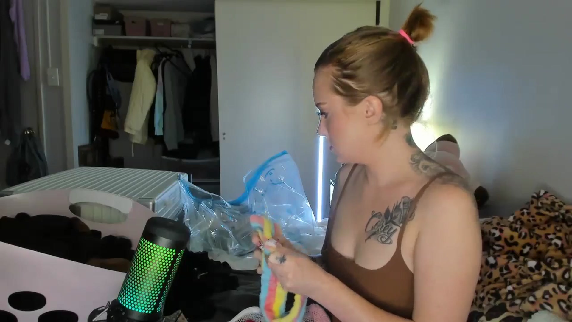 Gallery image thumbnail from LizzySmallz's myfreecams stream on, 09/05/2025, 10:38 image 3 of 20