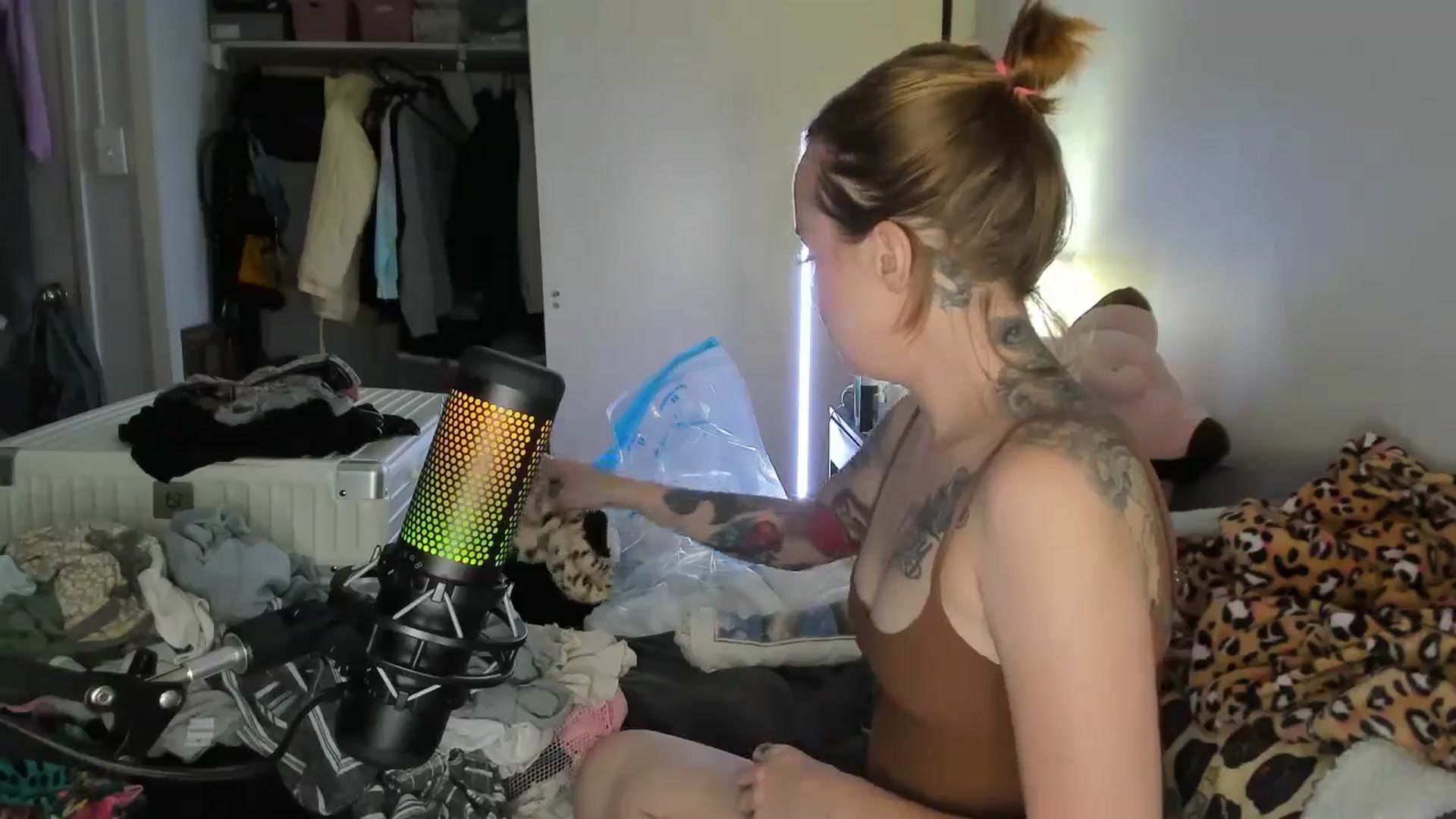 Gallery image thumbnail from LizzySmallz's myfreecams stream on, 09/05/2025, 10:38 image 4 of 20