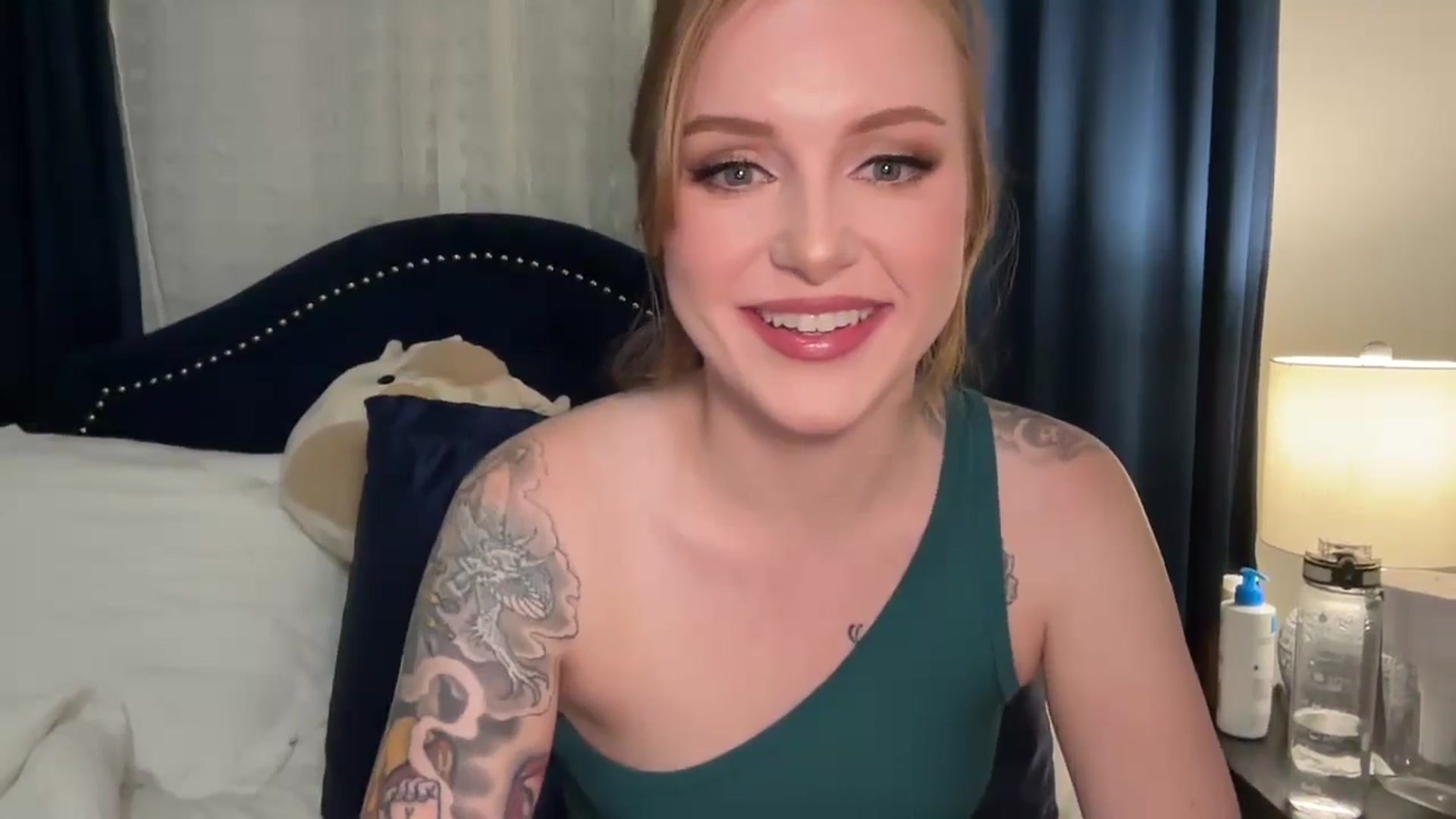 Gallery image thumbnail from LizzySmallz's myfreecams stream on, 09/22/2025, 08:15 image 2 of 20