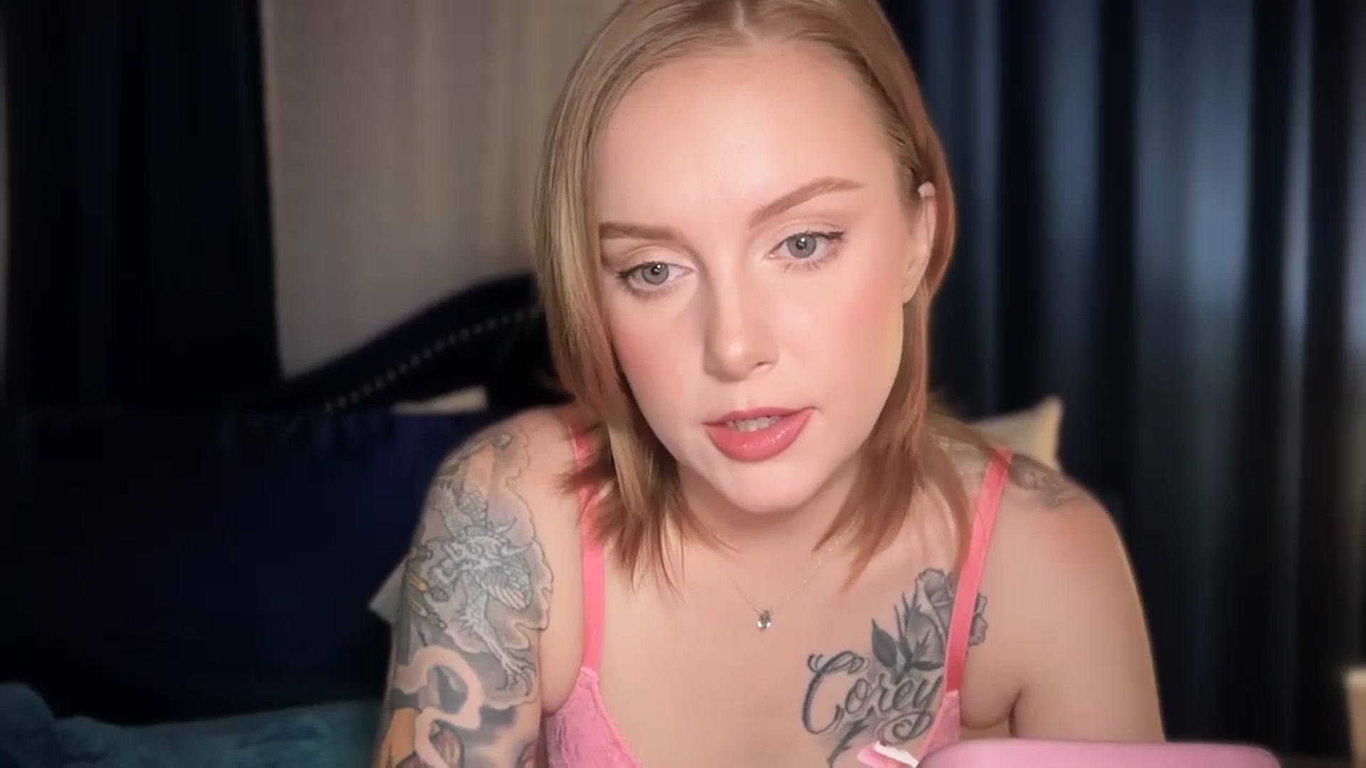 Gallery image thumbnail from LizzySmallz's myfreecams stream on, 09/28/2025, 10:40 image 12 of 20