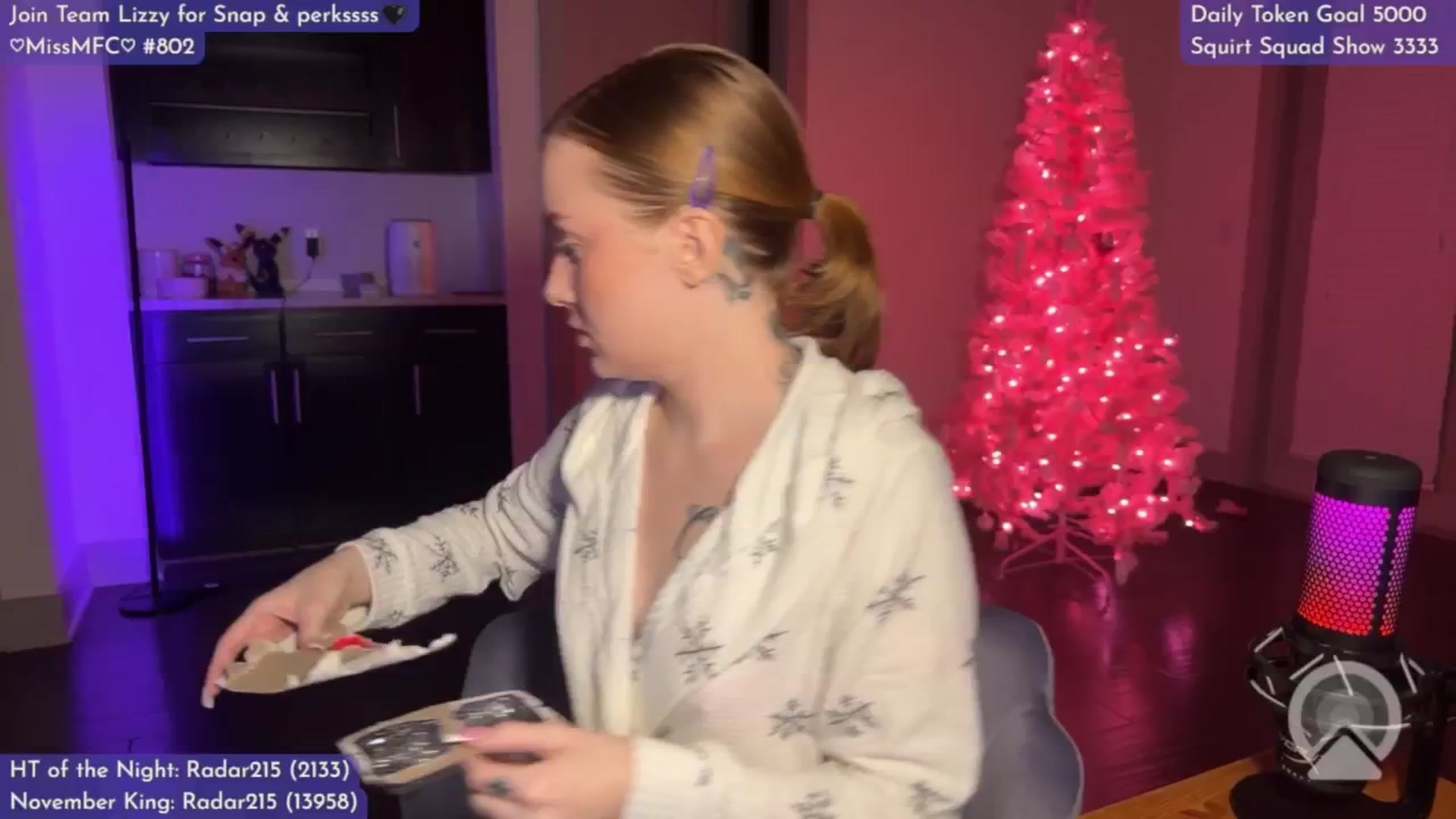 Gallery image thumbnail from LizzySmallz's myfreecams stream on, 11/19/2025, 09:59 image 2 of 20