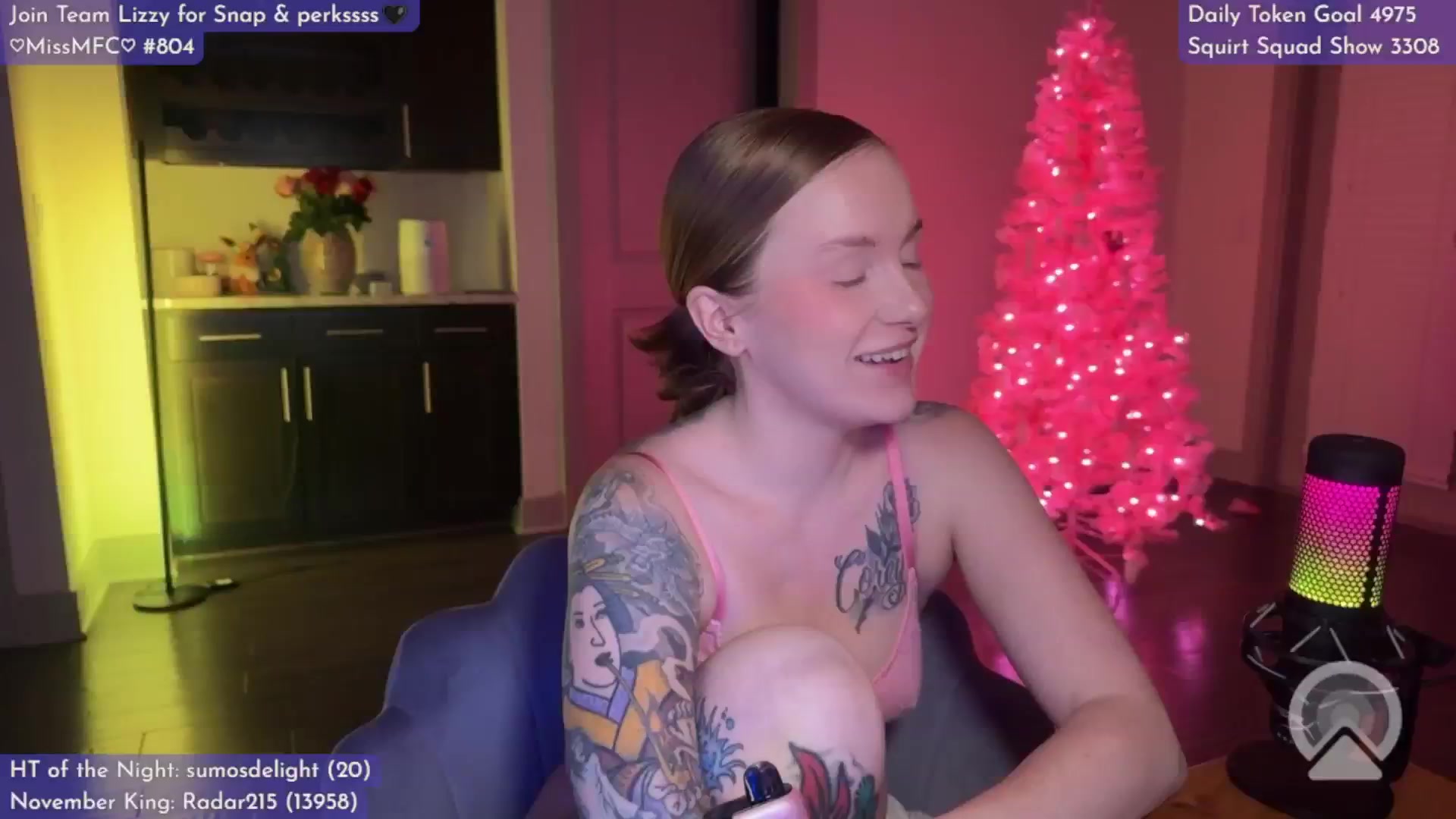 Gallery image thumbnail from LizzySmallz's myfreecams stream on, 11/19/2025, 09:59 image 17 of 20