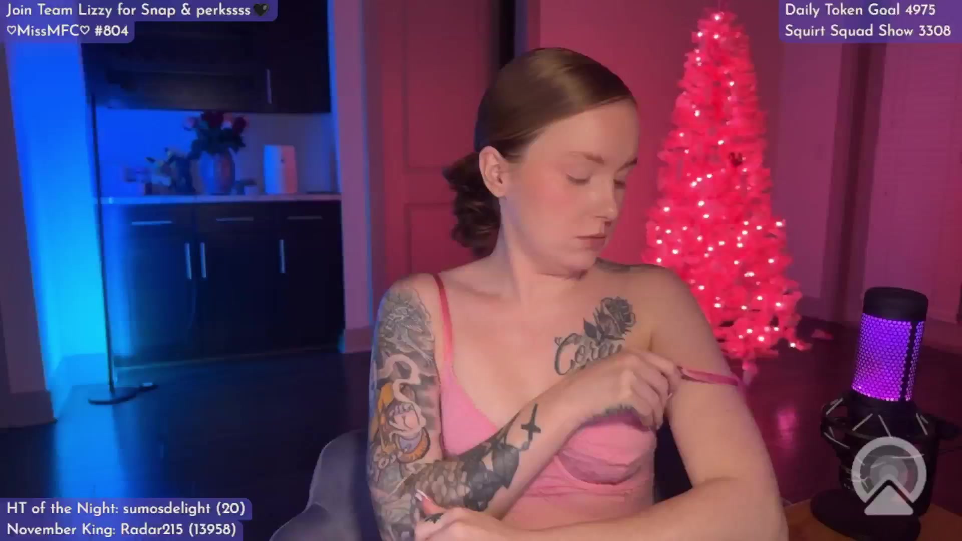 Gallery image thumbnail from LizzySmallz's myfreecams stream on, 11/19/2025, 09:59 image 16 of 20