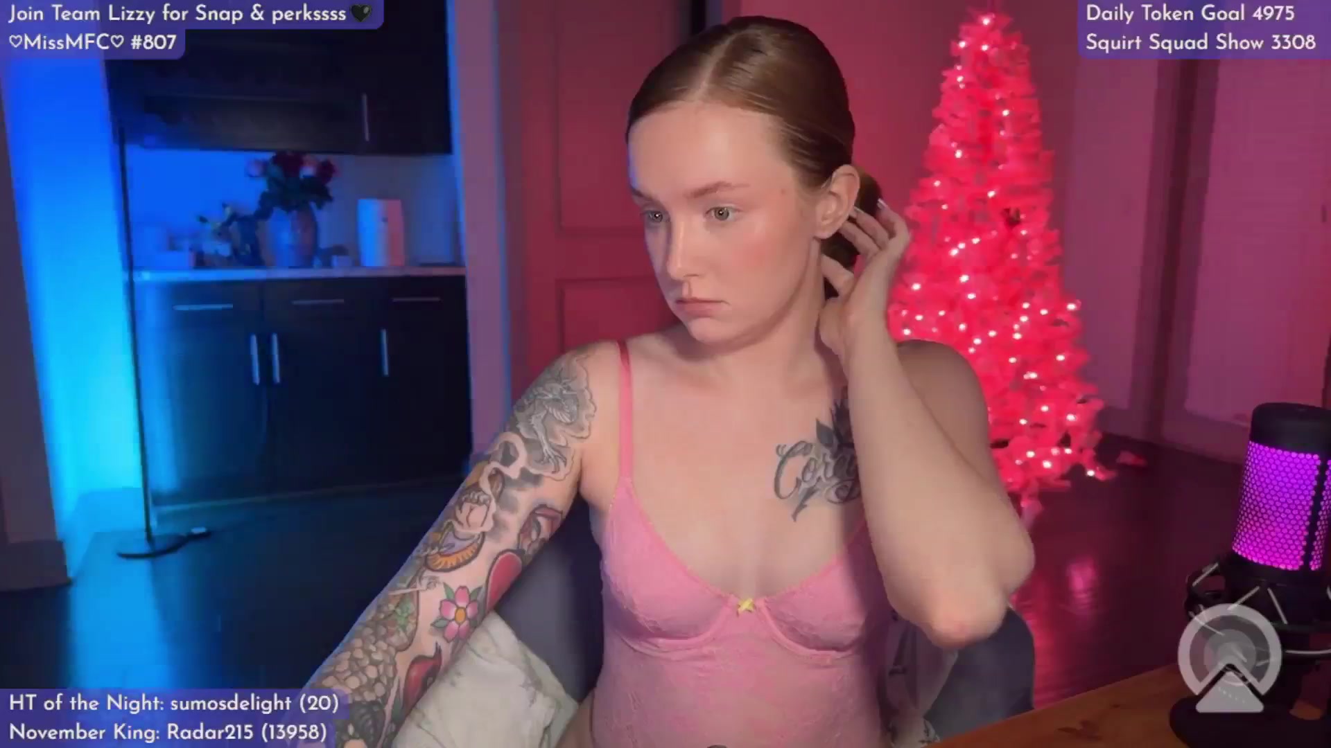 Gallery image thumbnail from LizzySmallz's myfreecams stream on, 11/19/2025, 11:05 image 17 of 20