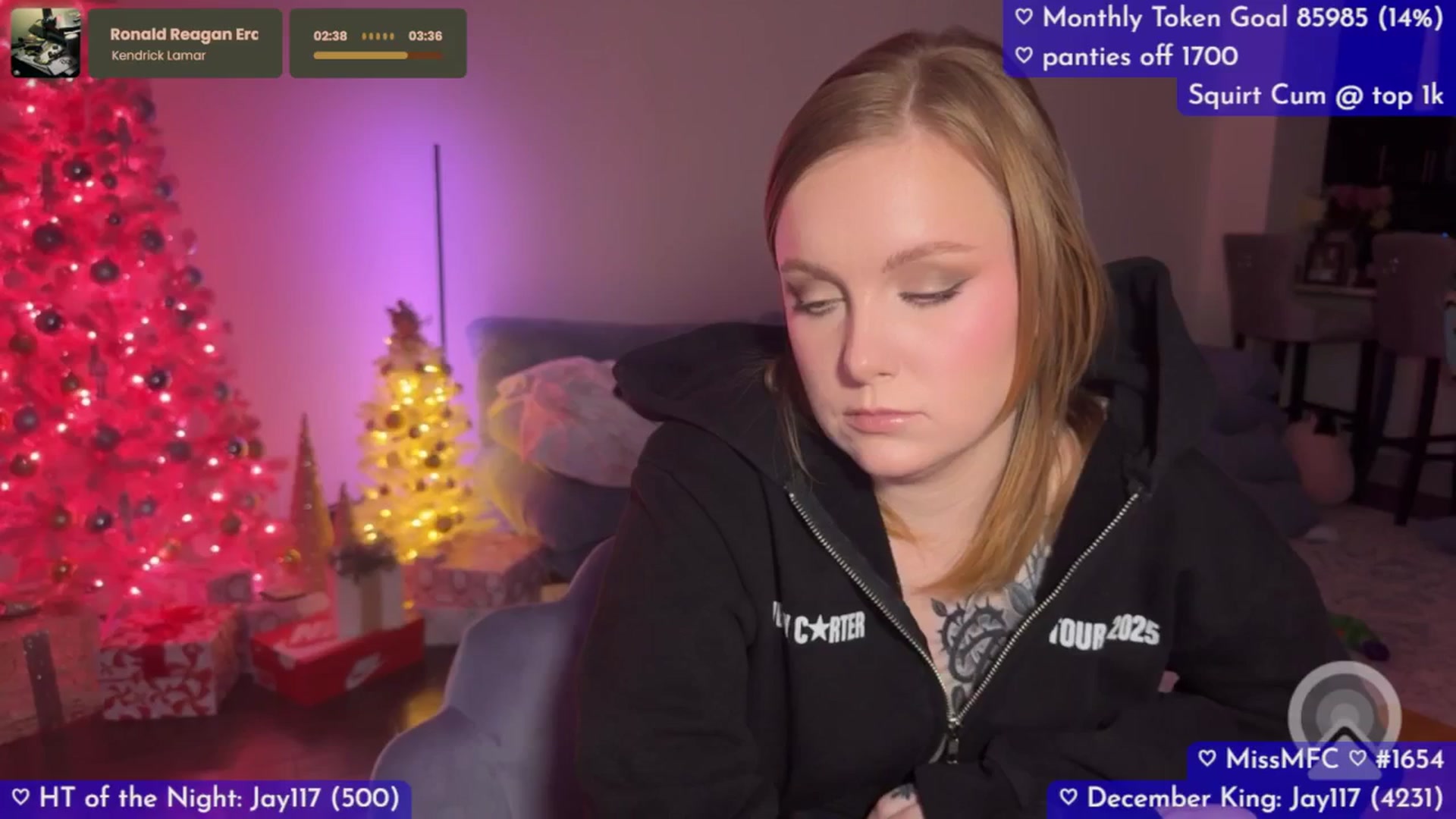 Gallery image thumbnail from LizzySmallz's myfreecams stream on, 12/16/2025, 10:35 image 15 of 20