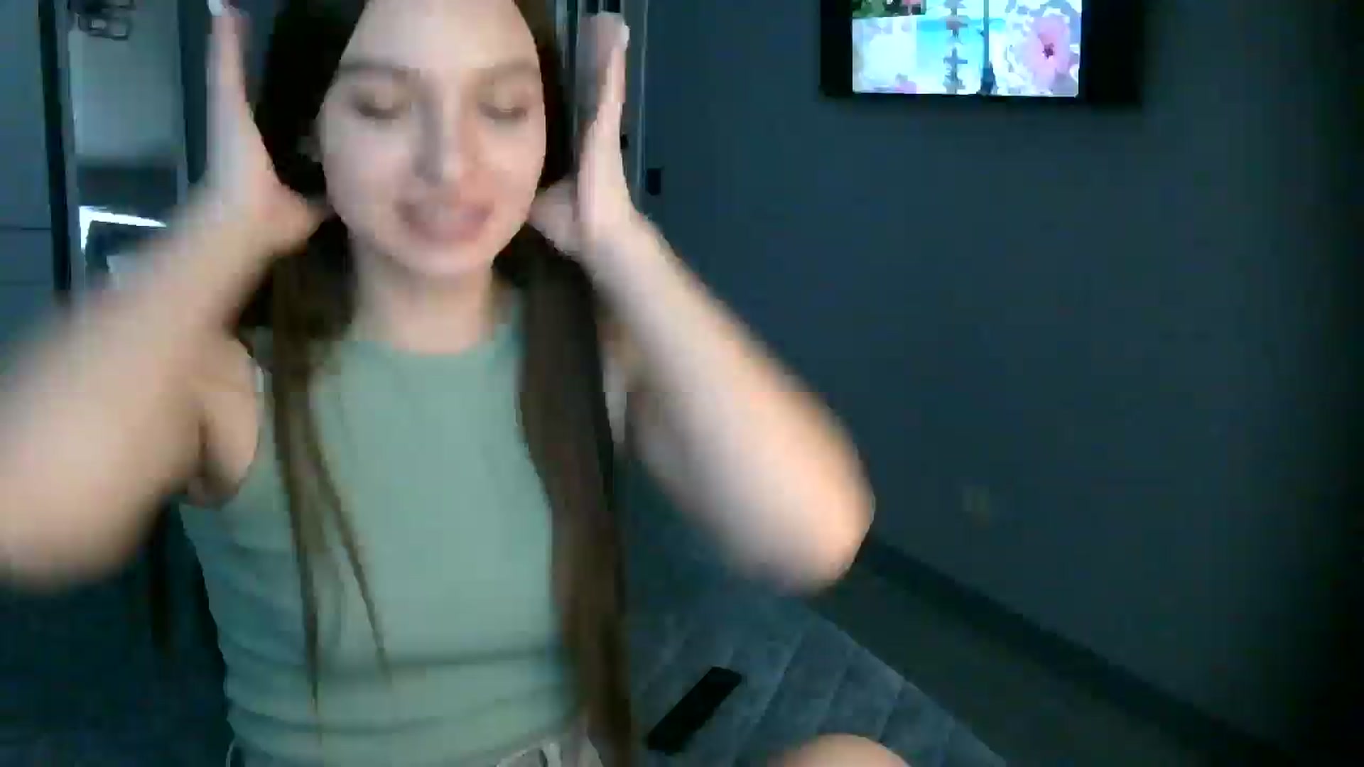 Gallery image thumbnail from LizzyStarr's myfreecams stream on, 04/05/2025, 09:56 image 1 of 20
