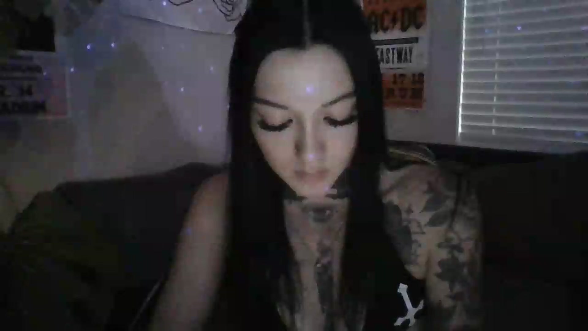 Gallery image thumbnail from LizzyVicious's myfreecams stream on, 08/04/2026, 05:37 image 15 of 20