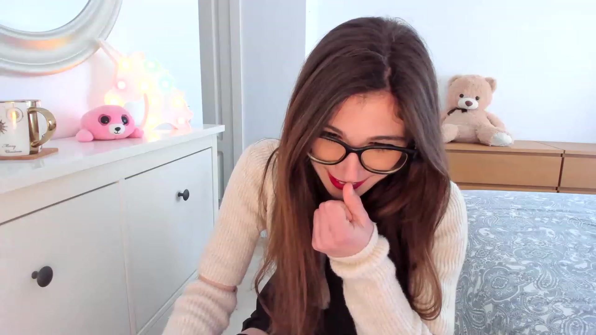 Gallery image thumbnail from LlamaTellU's myfreecams stream on, 03/03/2023, 09:01 image 18 of 20