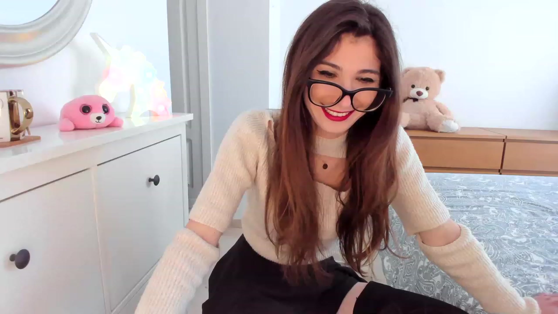 Gallery image thumbnail from LlamaTellU's myfreecams stream on, 03/03/2023, 09:01 image 6 of 20