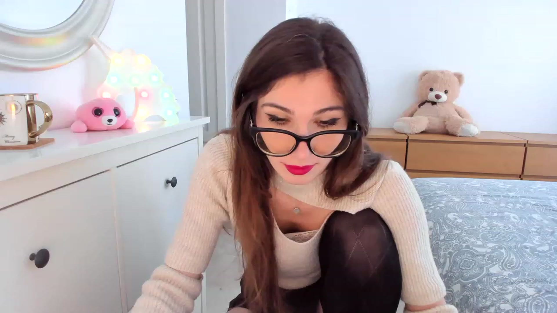 Gallery image thumbnail from LlamaTellU's myfreecams stream on, 03/03/2023, 09:01 image 17 of 20